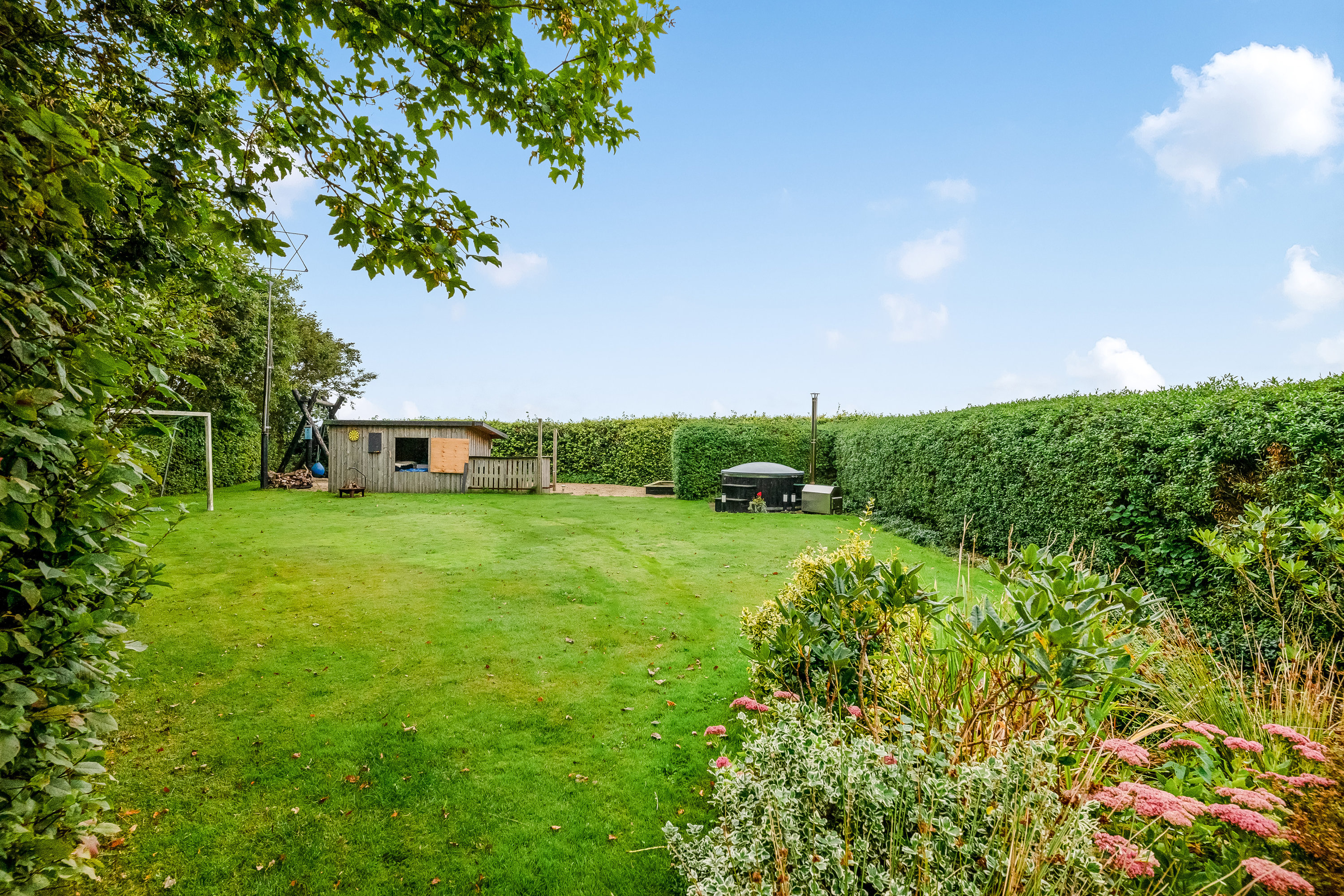 Fremhævet have billede i fuldskærmstilstand. Billede af Borgdalvej 1, Gudum, 7620 Lemvig