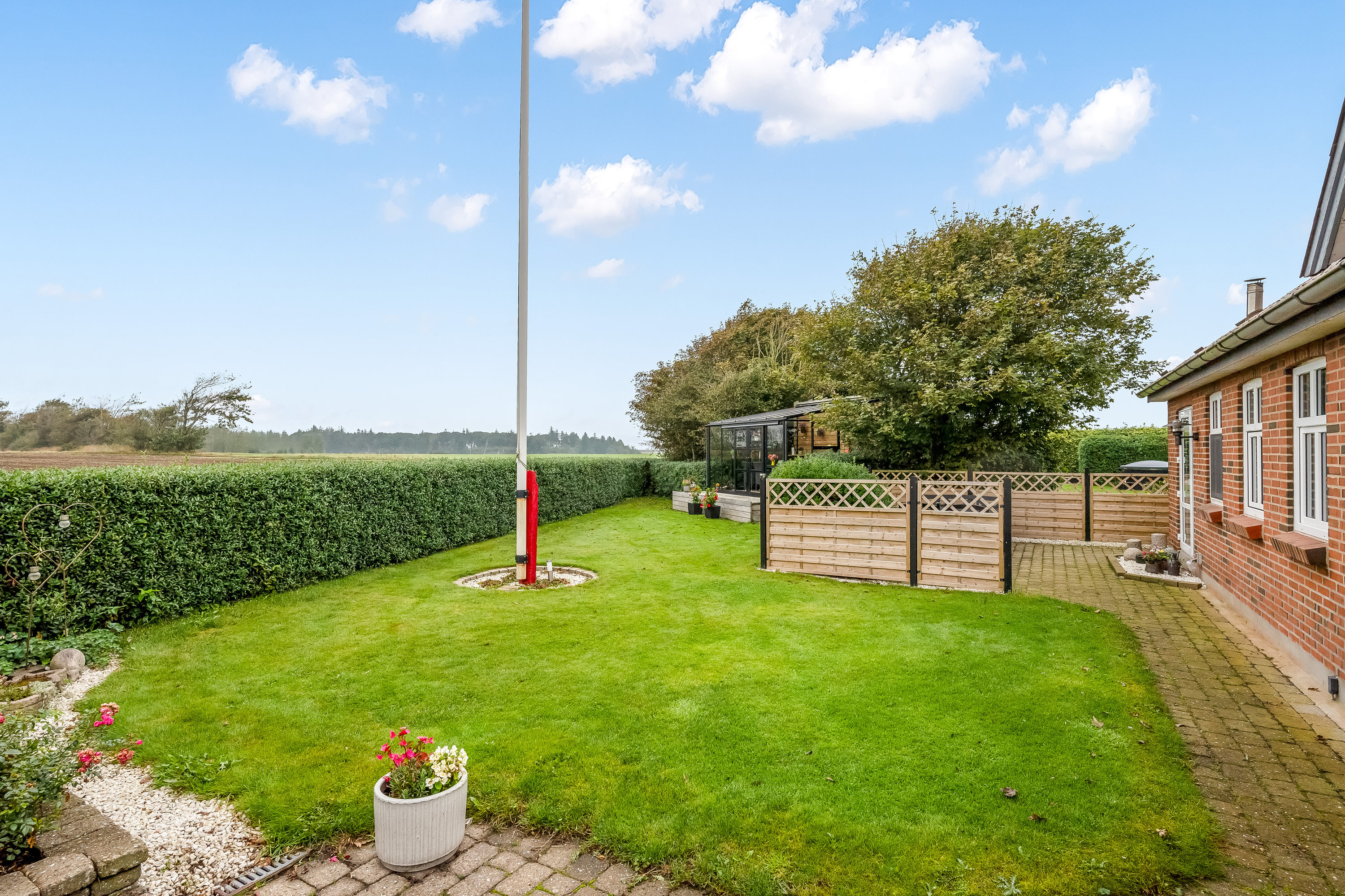 Fremhævet have billede i fuldskærmstilstand. Billede af Borgdalvej 1, Gudum, 7620 Lemvig