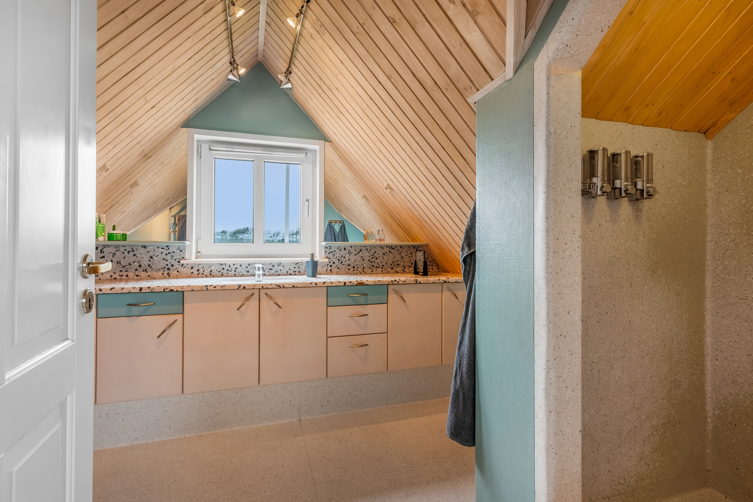 Fremhævet badeværelse billede i fuldskærmstilstand. Billede af Borgdalvej 1, Gudum, 7620 Lemvig