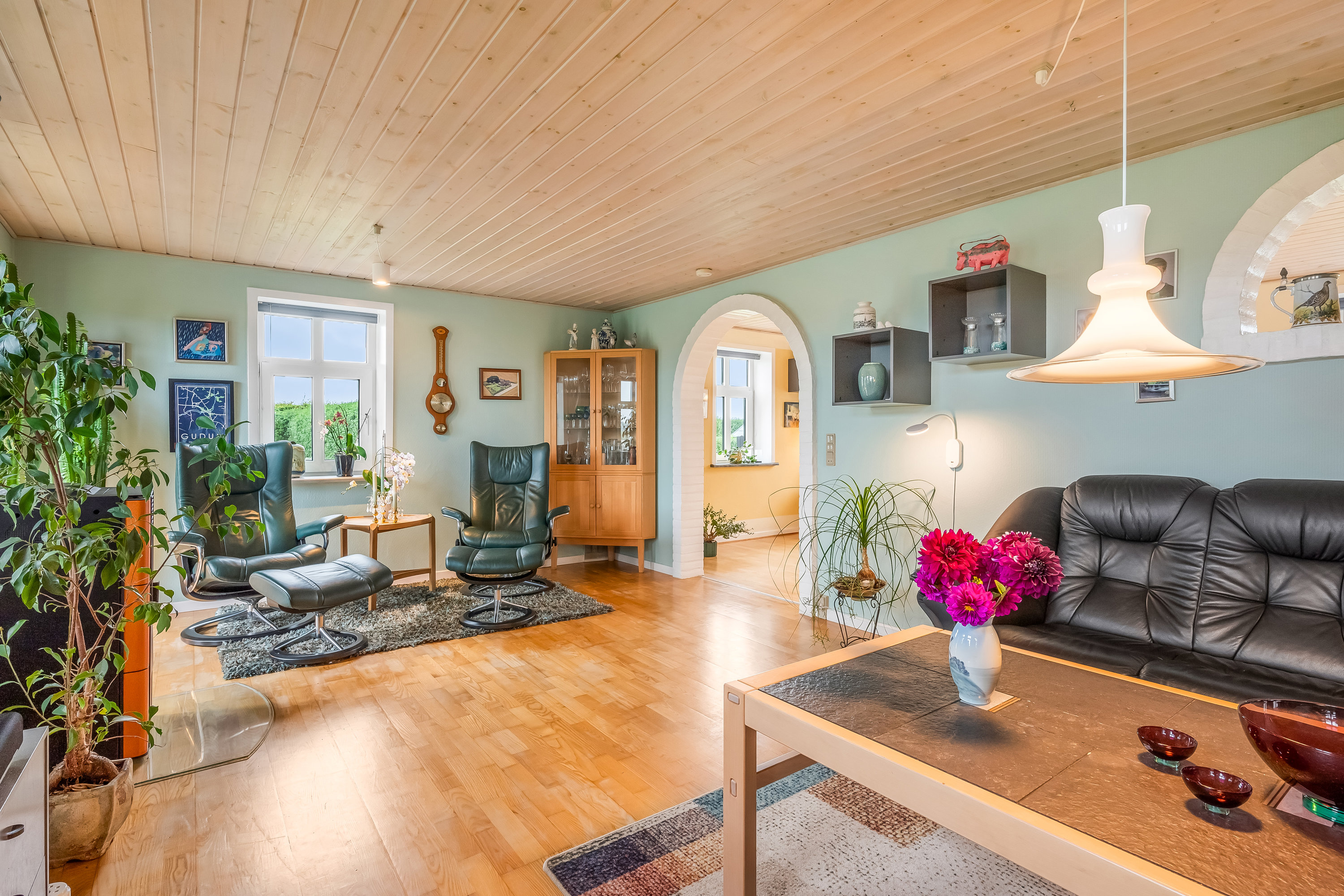 Fremhævet stue billede i fuldskærmstilstand. Billede af Borgdalvej 1, Gudum, 7620 Lemvig