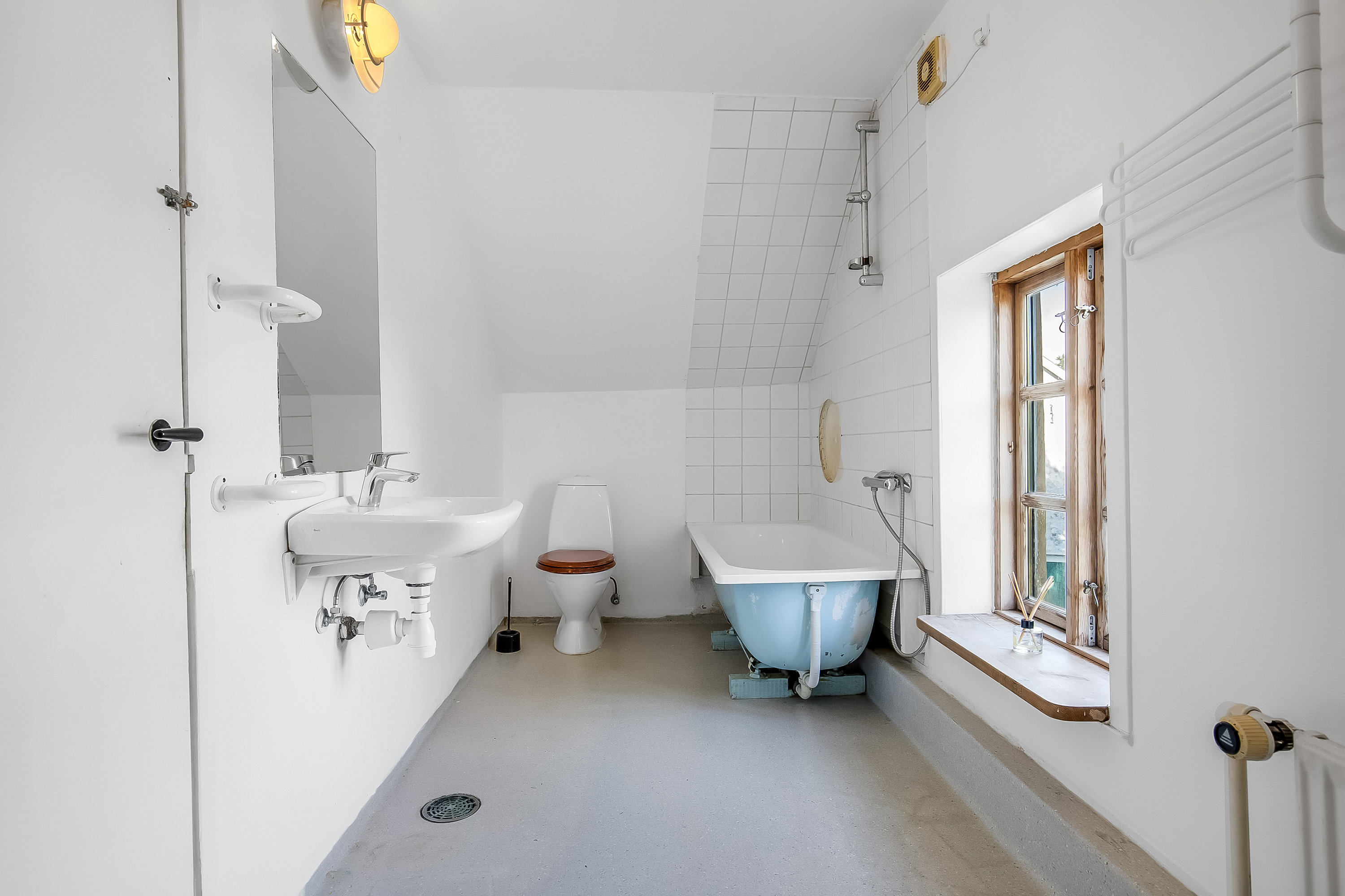 Fremhævet badeværelse billede i fuldskærmstilstand. Billede af Buen 1, Stepping, 6070 Christiansfeld