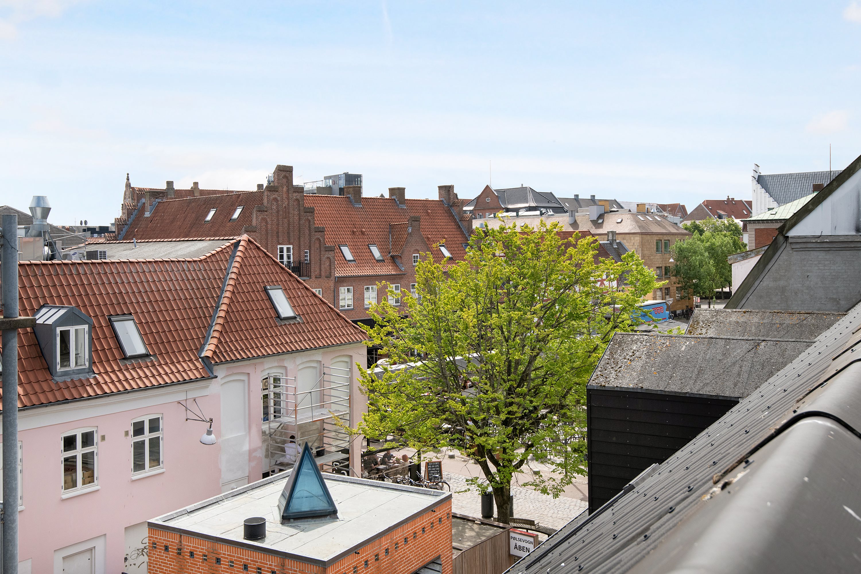 Fremhævet udsigt billede i fuldskærmstilstand. Billede af Bispensgade 13, 2. th., 9000 Aalborg