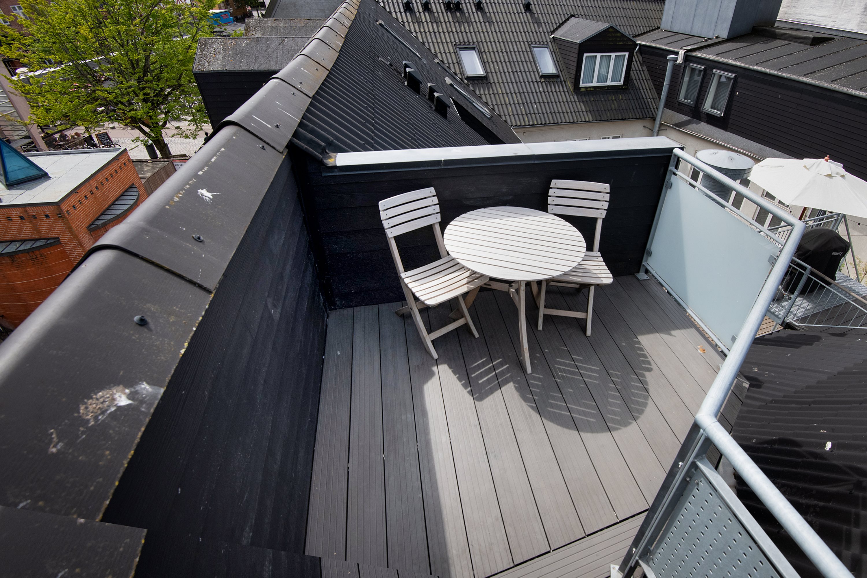 Miniaturebillede 1: altan. Billede af Bispensgade 13, 2. th., 9000 Aalborg