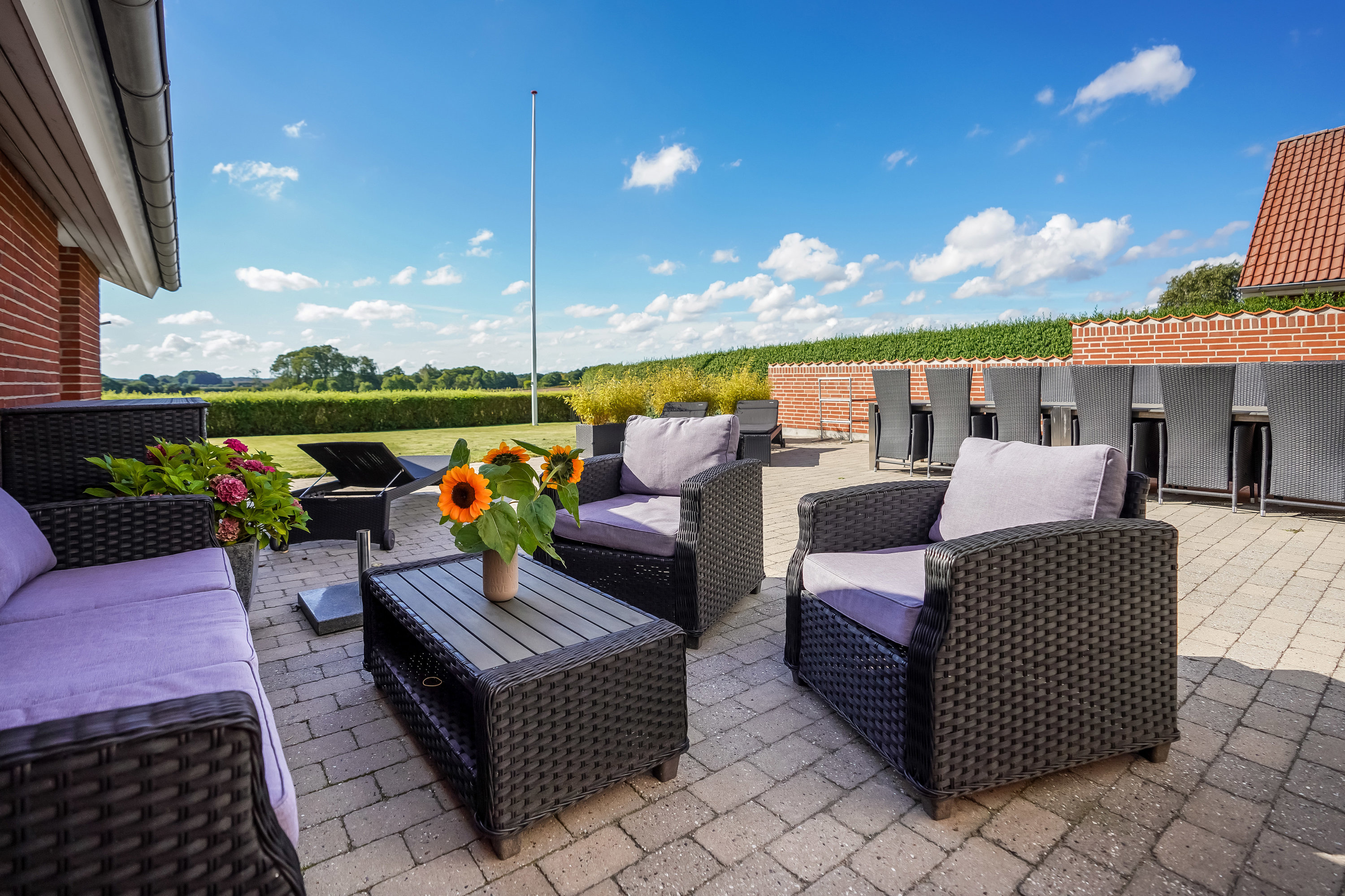 Fremhævet terrasse billede i fuldskærmstilstand. Billede af Kirkelundvej 28, Bellinge, 5250 Odense SV