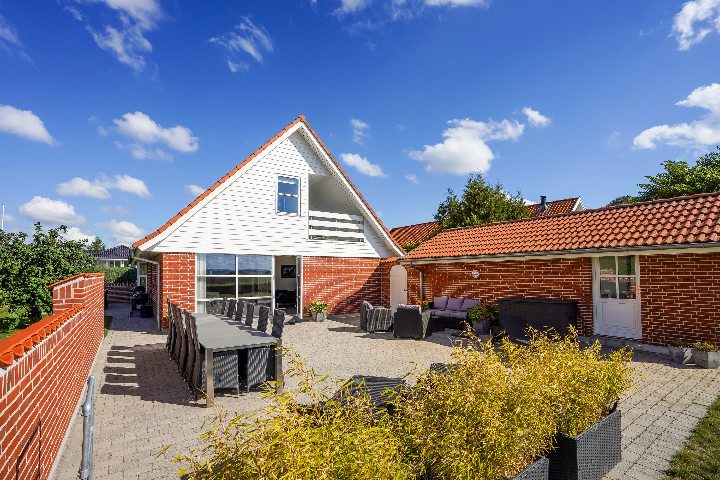 Fremhævet terrasse billede i fuldskærmstilstand. Billede af Kirkelundvej 28, Bellinge, 5250 Odense SV