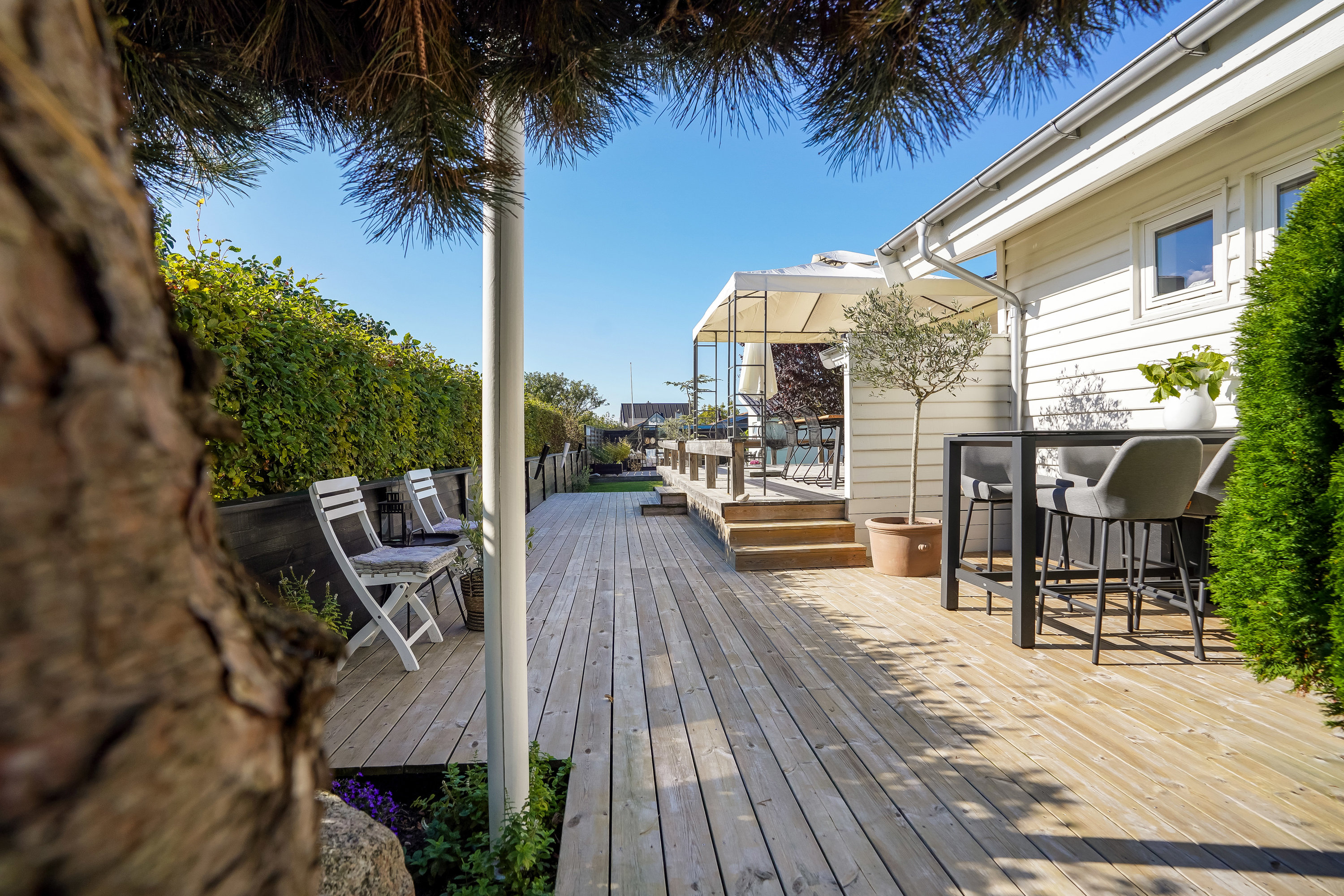 Fremhævet terrasse billede i fuldskærmstilstand. Billede af Østre Strandvej 93, Hasmark Strand, 5450 Otterup