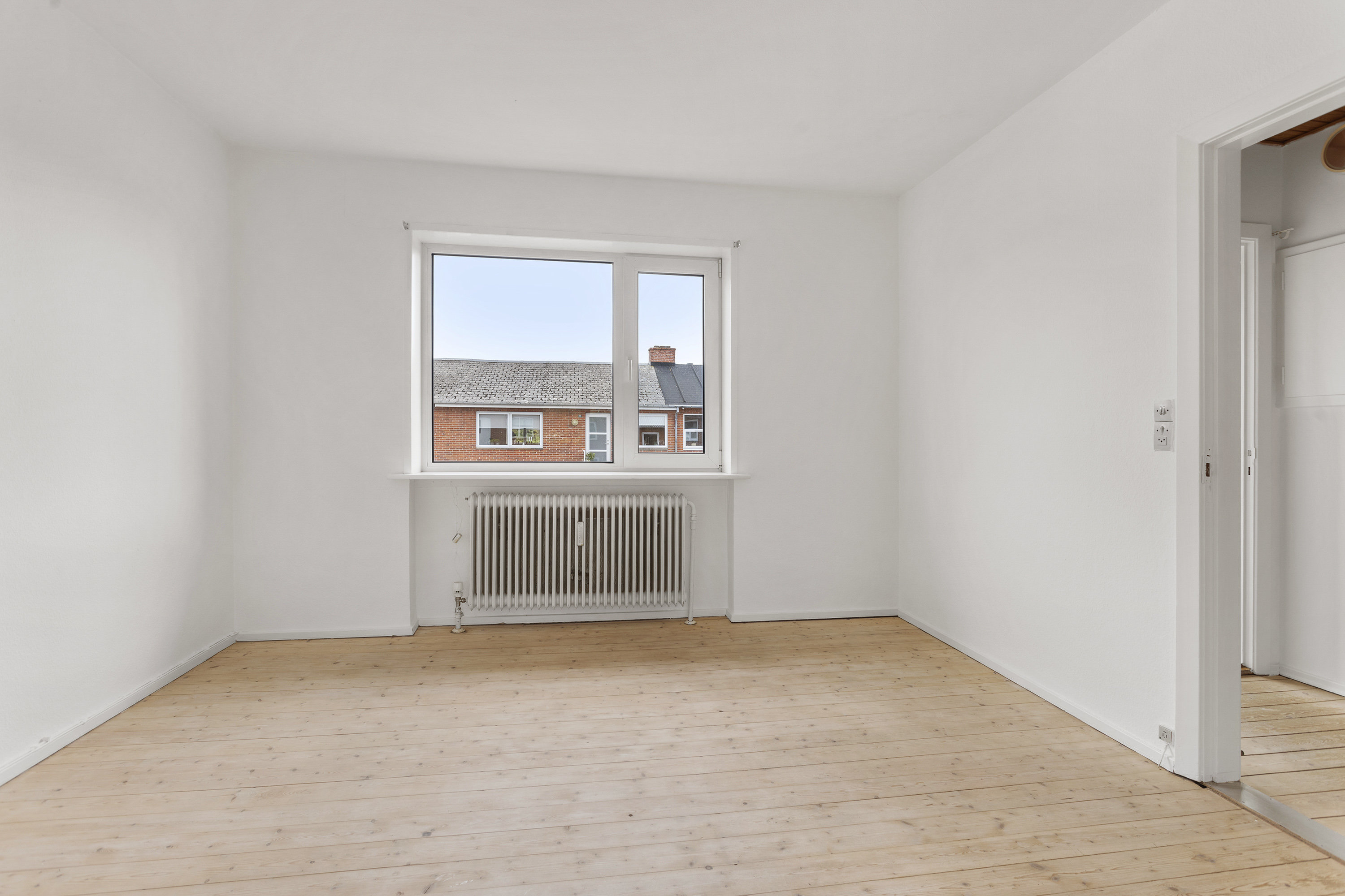 Fremhævet stue billede i fuldskærmstilstand. Billede af Svanholmsvej 13, 9900 Frederikshavn