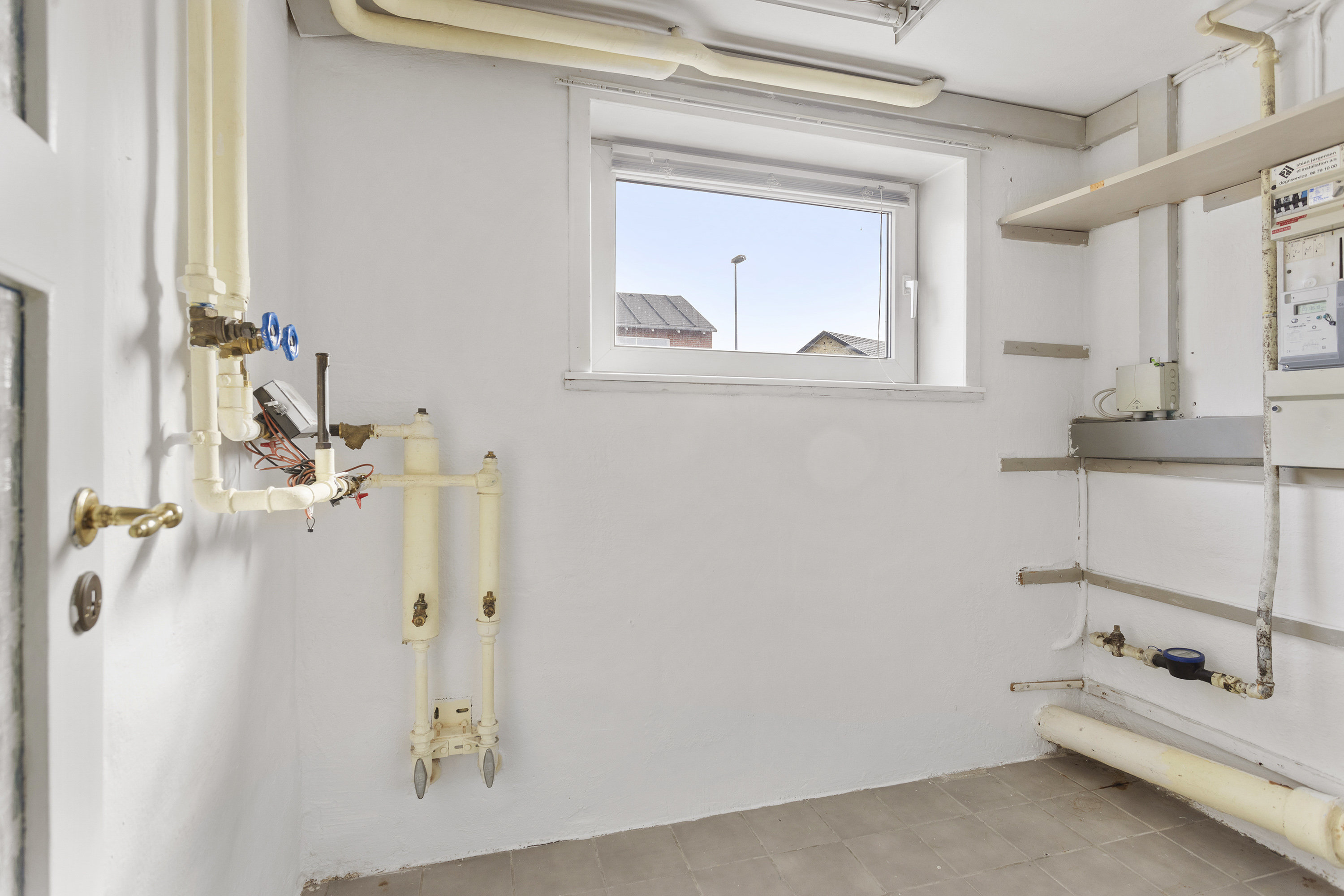 Fremhævet viktualierum billede i fuldskærmstilstand. Billede af Svanholmsvej 13, 9900 Frederikshavn