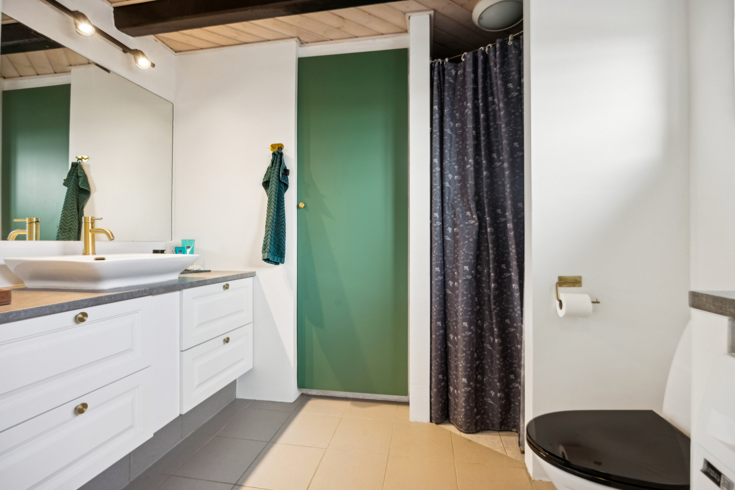 Fremhævet badeværelse billede i fuldskærmstilstand. Billede af Knøsgårdvej 30, 9440 Aabybro