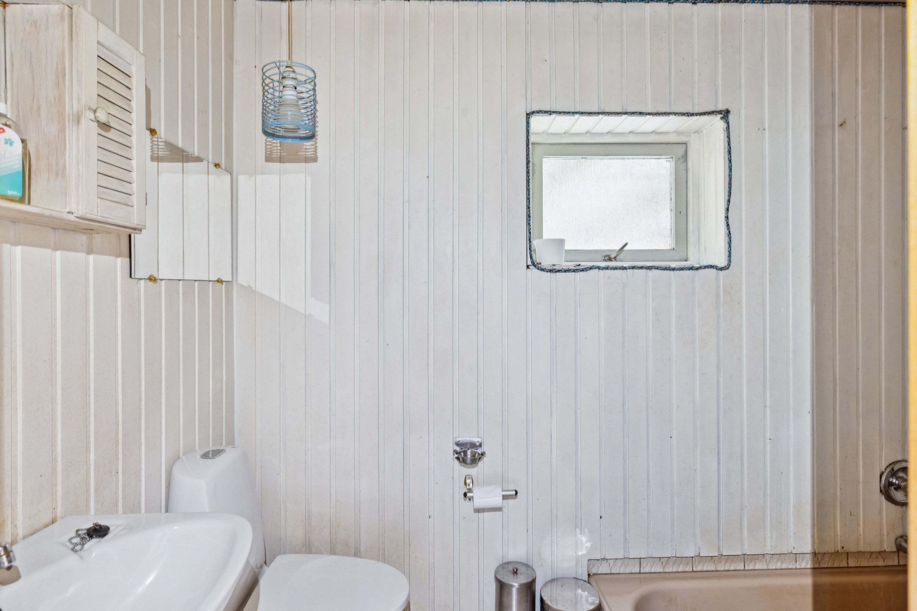 Fremhævet badeværelse billede i fuldskærmstilstand. Billede af Lystrupvej 12, Lystrup, 8961 Allingåbro