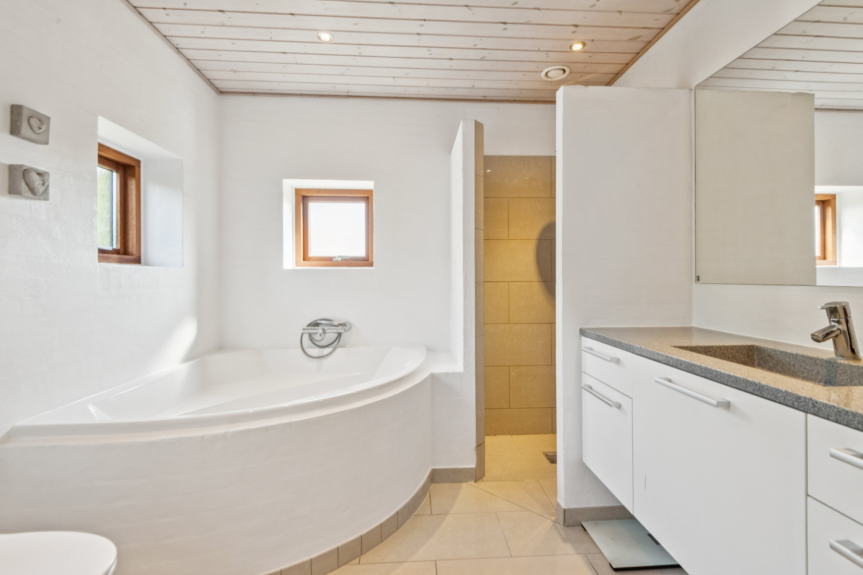 Fremhævet badeværelse billede i fuldskærmstilstand. Billede af Højdedraget 152, 9530 Støvring