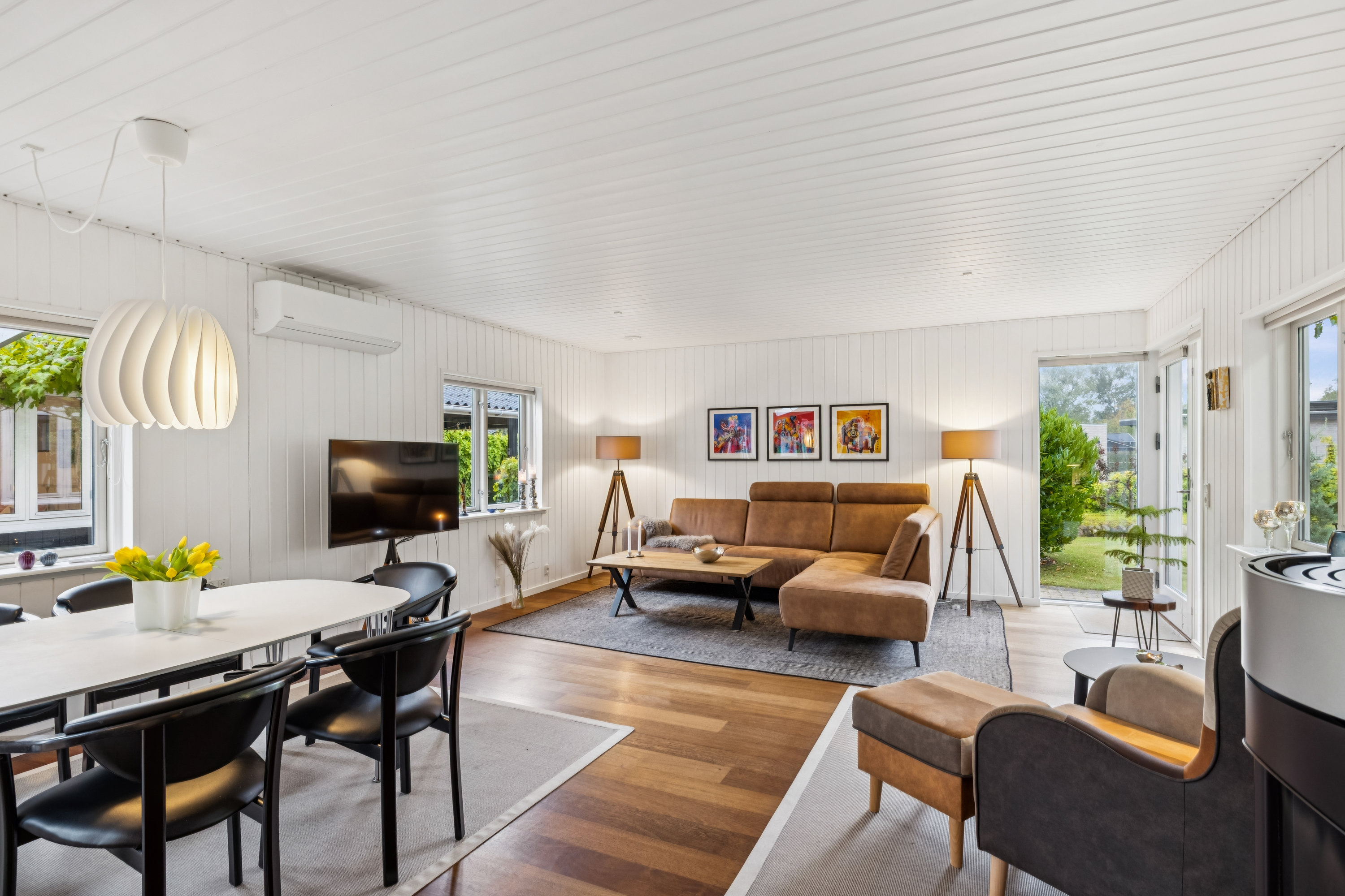 Fremhævet stue billede i fuldskærmstilstand. Billede af Lindevej 28, 8500 Grenaa