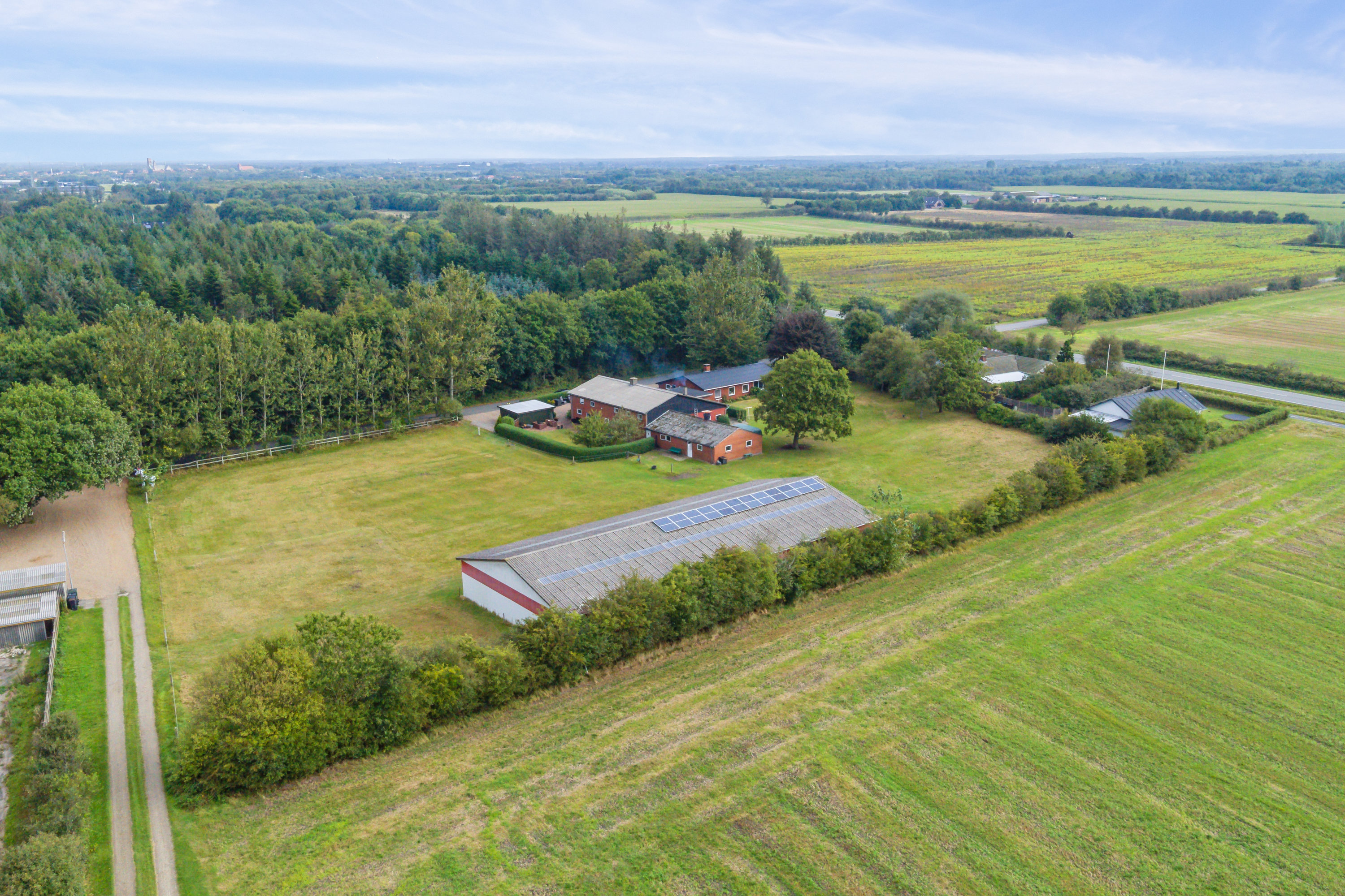 Fremhævet luftfoto billede i fuldskærmstilstand. Billede af Tørvevej 34, Sdr Farup M, 6760 Ribe