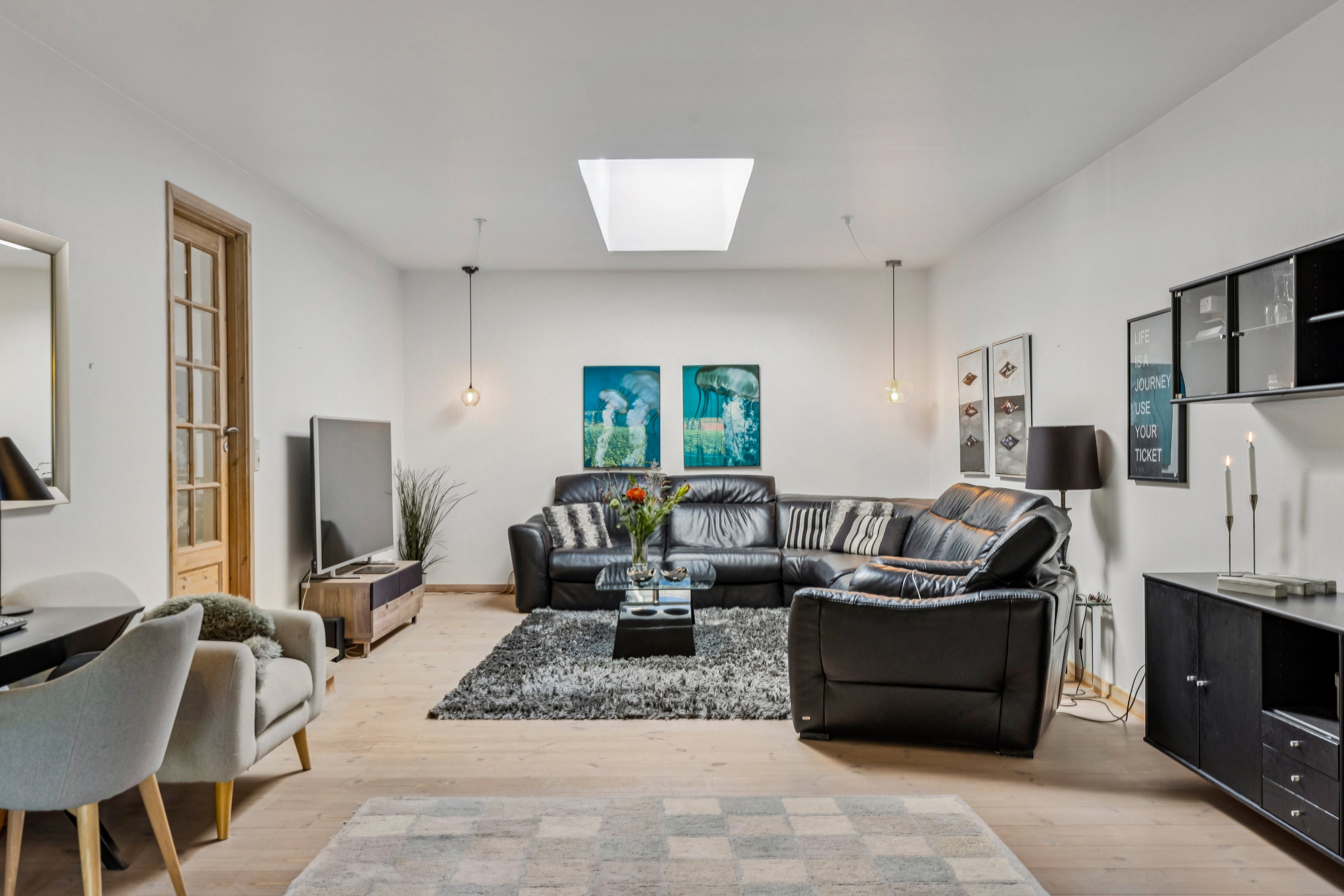 Fremhævet stue vedr. ejd. 1 billede i fuldskærmstilstand. Billede af Tørvevej 34, Sdr Farup M, 6760 Ribe