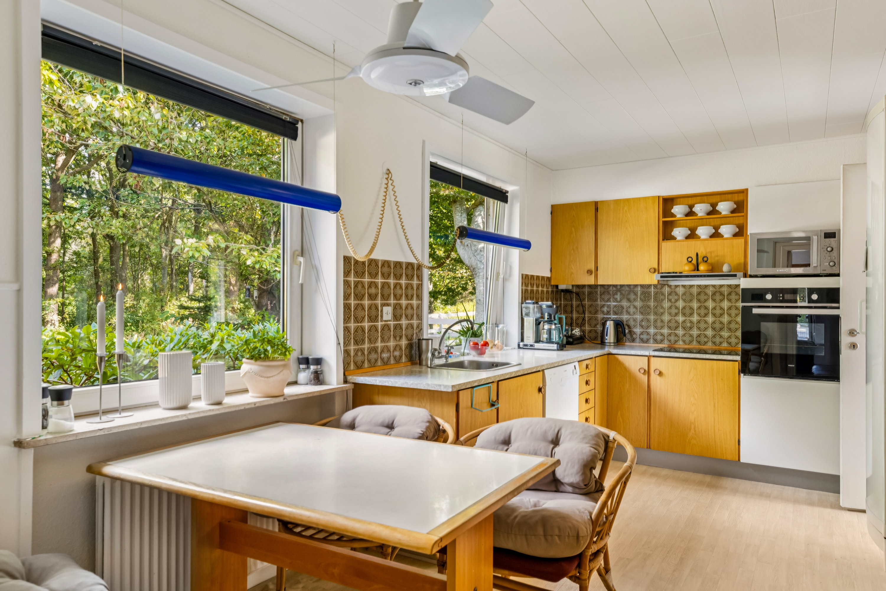 Fremhævet køkken vedr. ejd. 2 billede i fuldskærmstilstand. Billede af Tørvevej 34, Sdr Farup M, 6760 Ribe