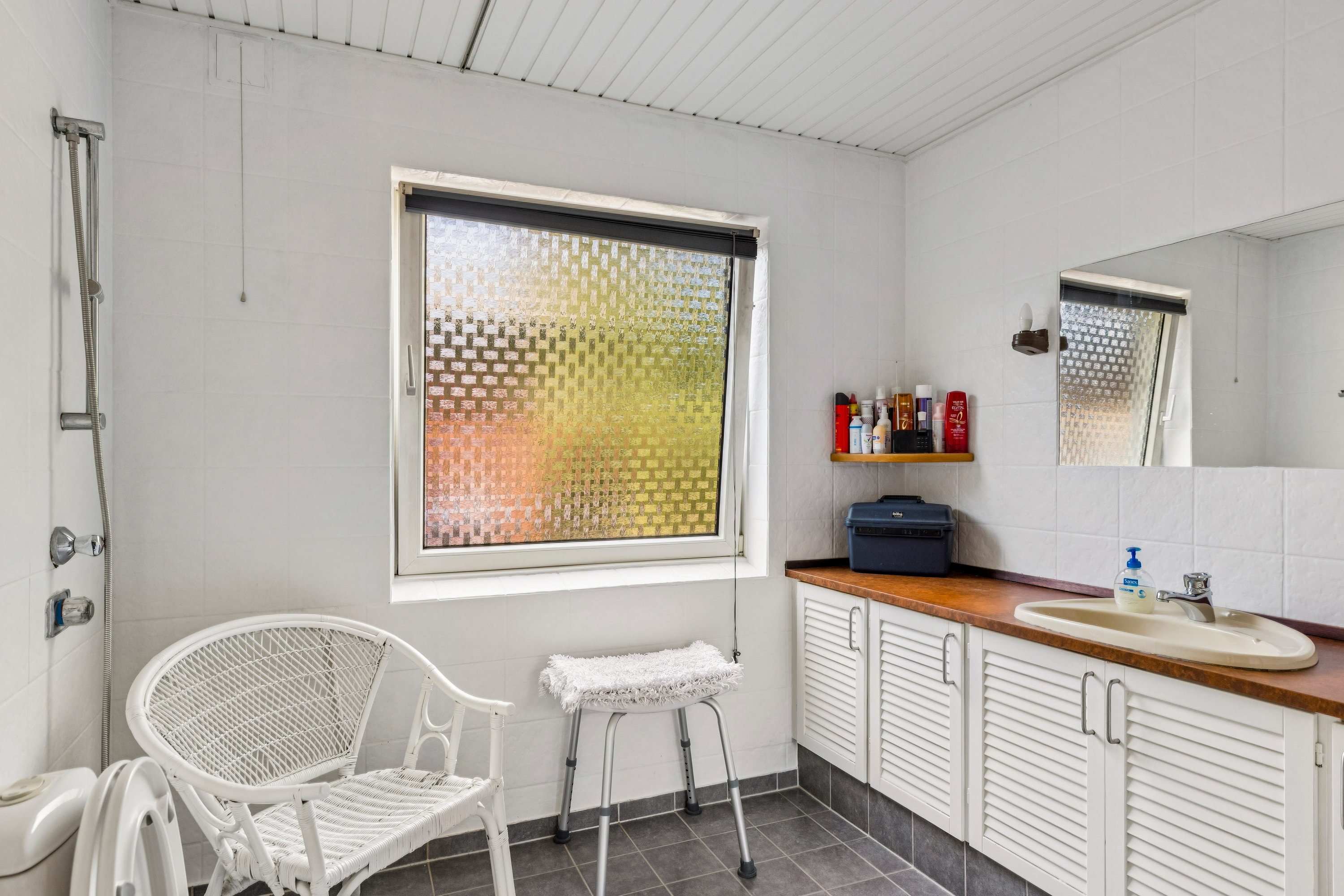 Fremhævet badeværelse vedr. ejd. 2 billede i fuldskærmstilstand. Billede af Tørvevej 34, Sdr Farup M, 6760 Ribe