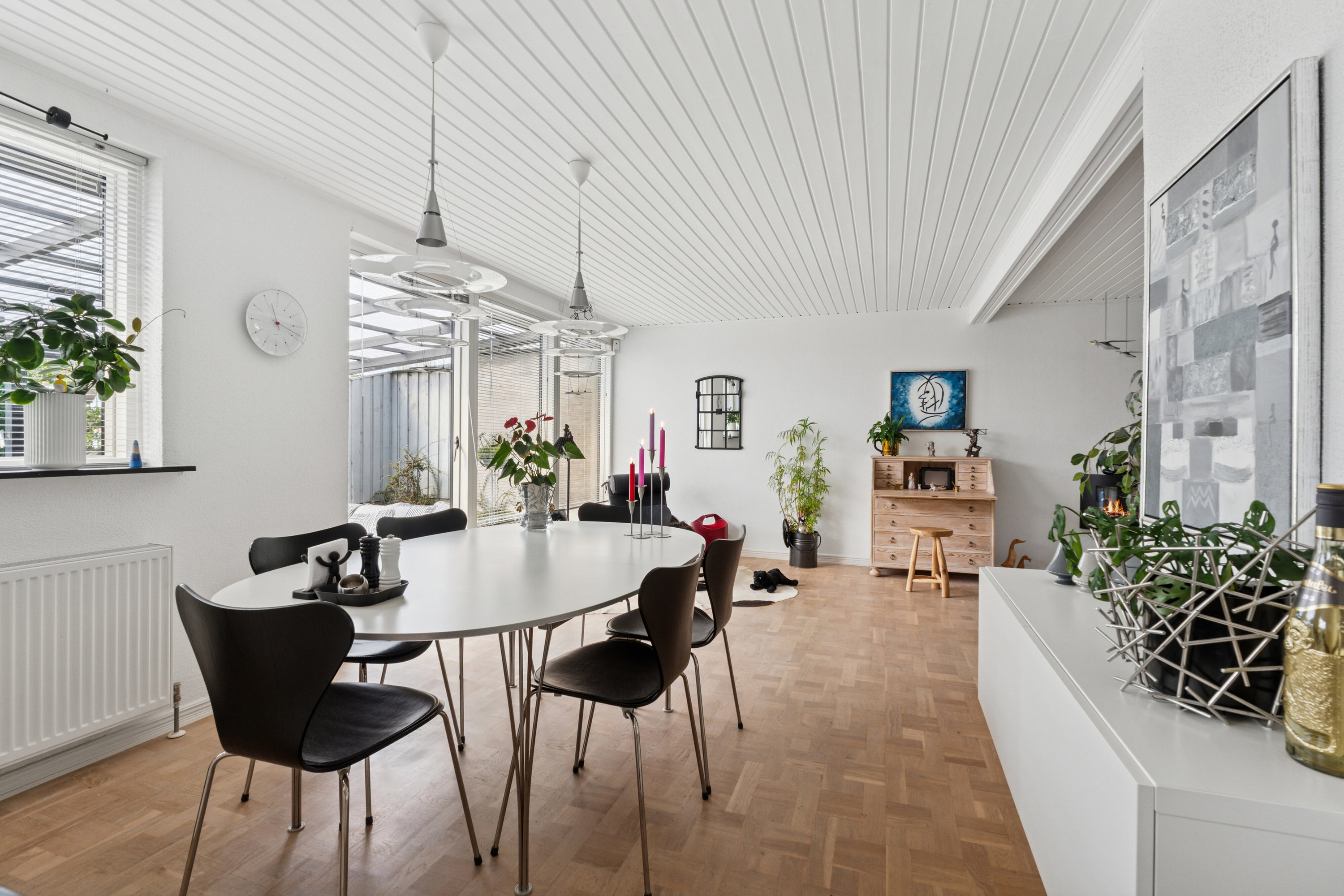 Fremhævet spisestue billede i fuldskærmstilstand. Billede af Åsumvej 689, 5240 Odense NØ