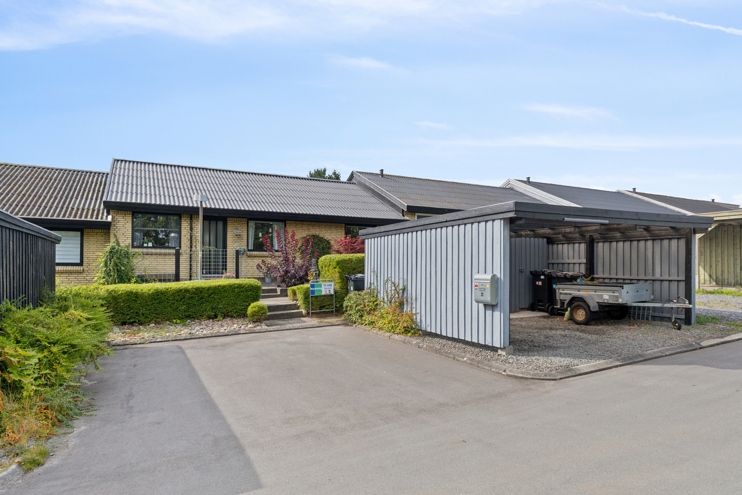 Fremhævet set fra vejen billede i fuldskærmstilstand. Billede af Åsumvej 689, 5240 Odense NØ