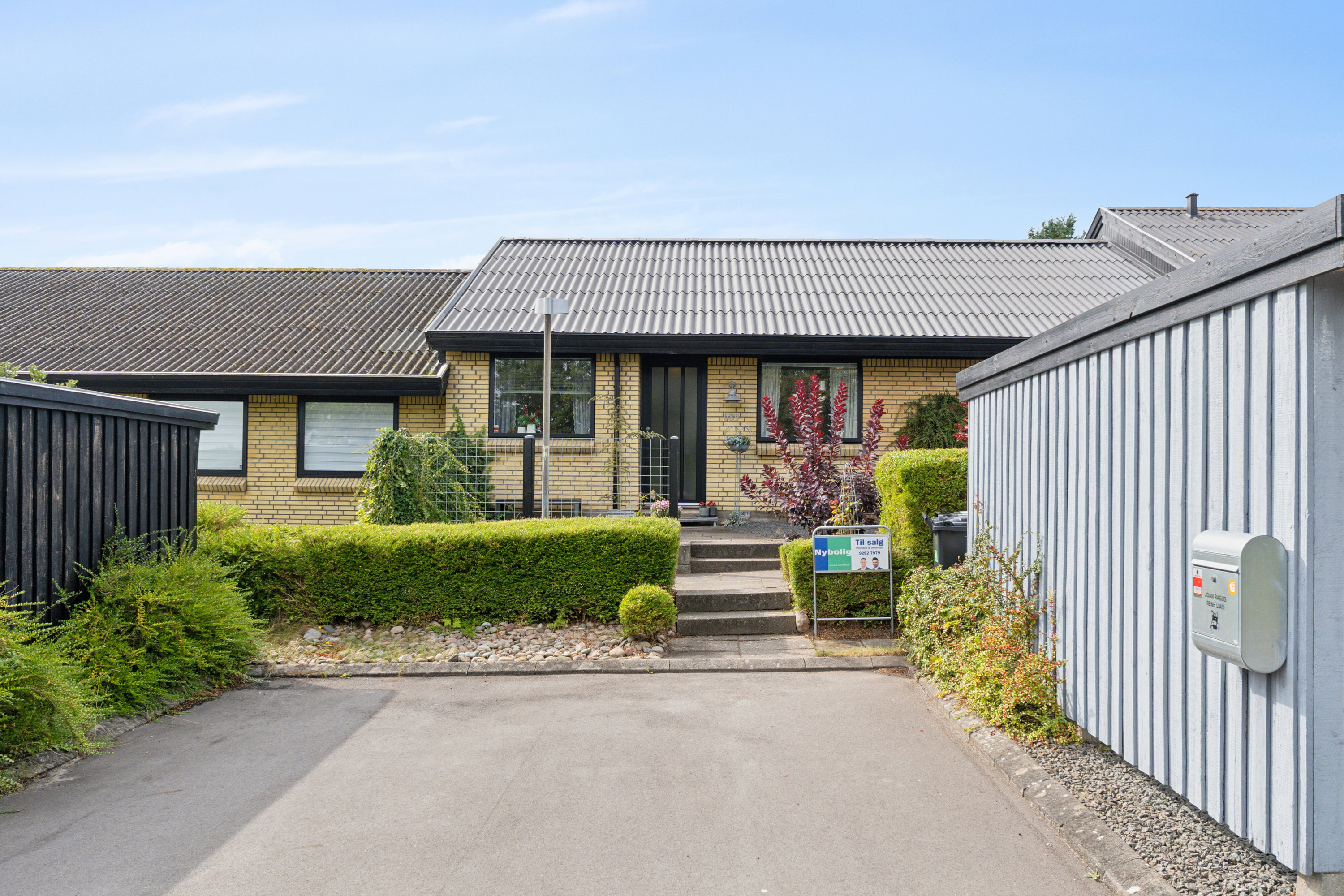 Fremhævet set fra haven billede i fuldskærmstilstand. Billede af Åsumvej 689, 5240 Odense NØ