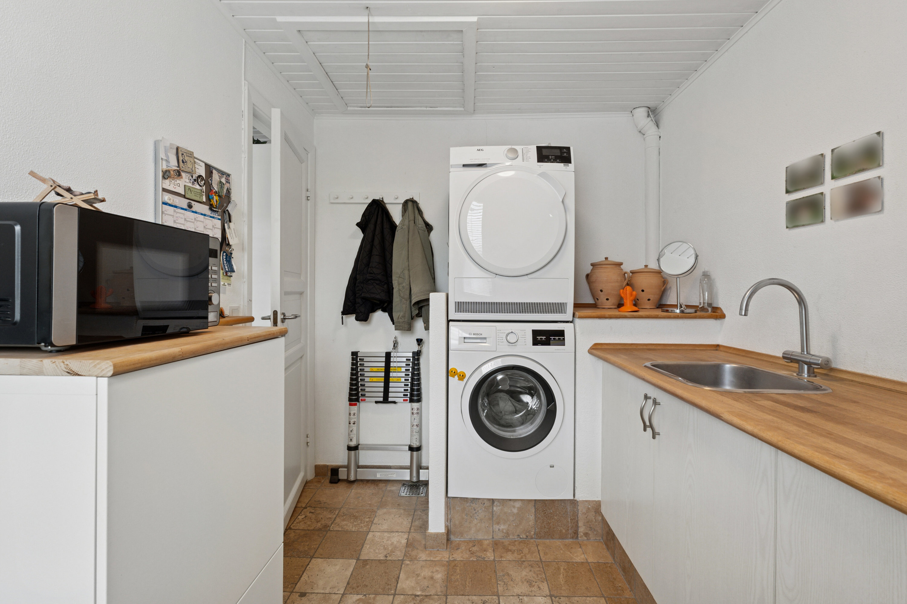 Fremhævet køkken billede i fuldskærmstilstand. Billede af Åsumvej 689, 5240 Odense NØ