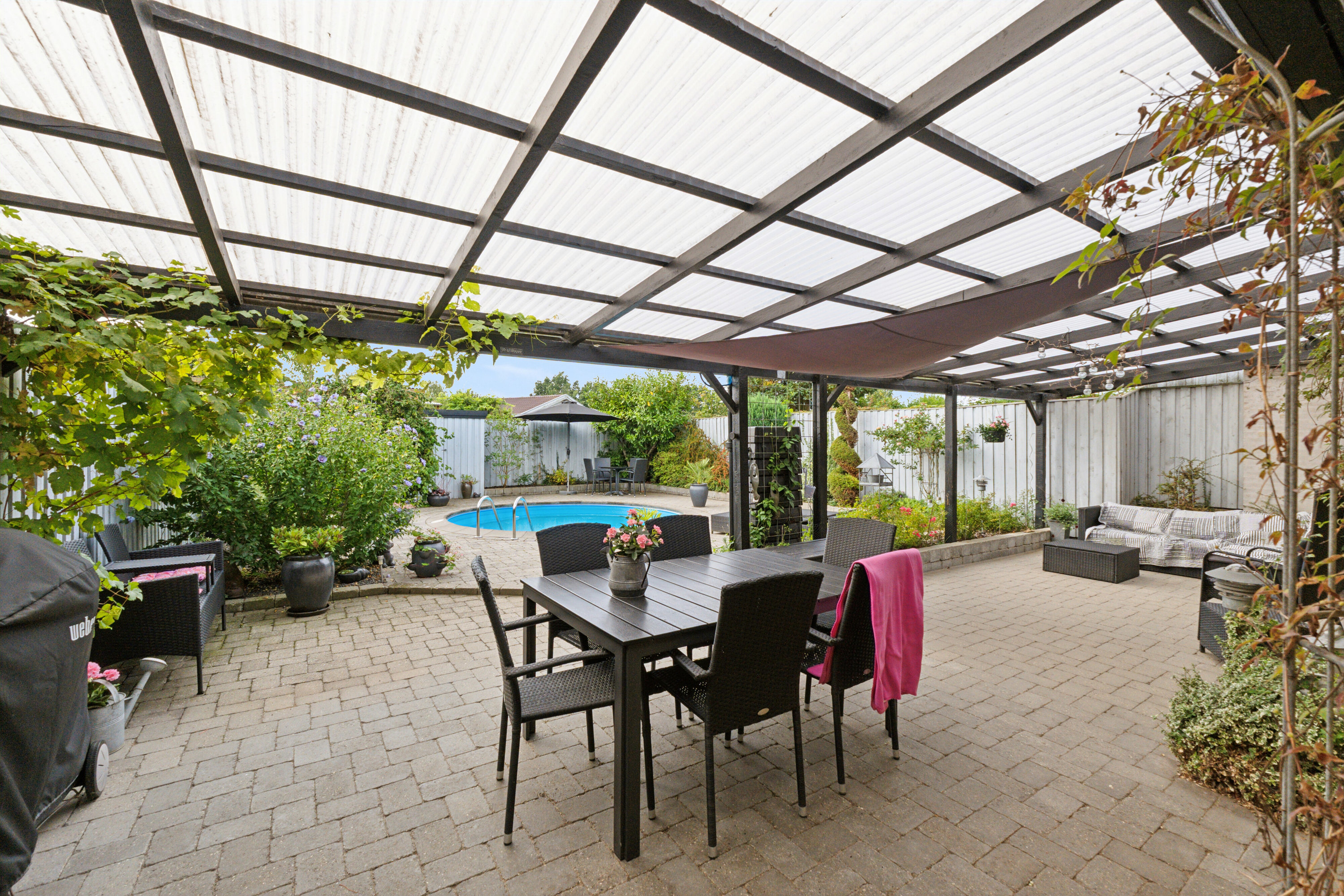 Fremhævet overdækket terrasse billede i fuldskærmstilstand. Billede af Åsumvej 689, 5240 Odense NØ