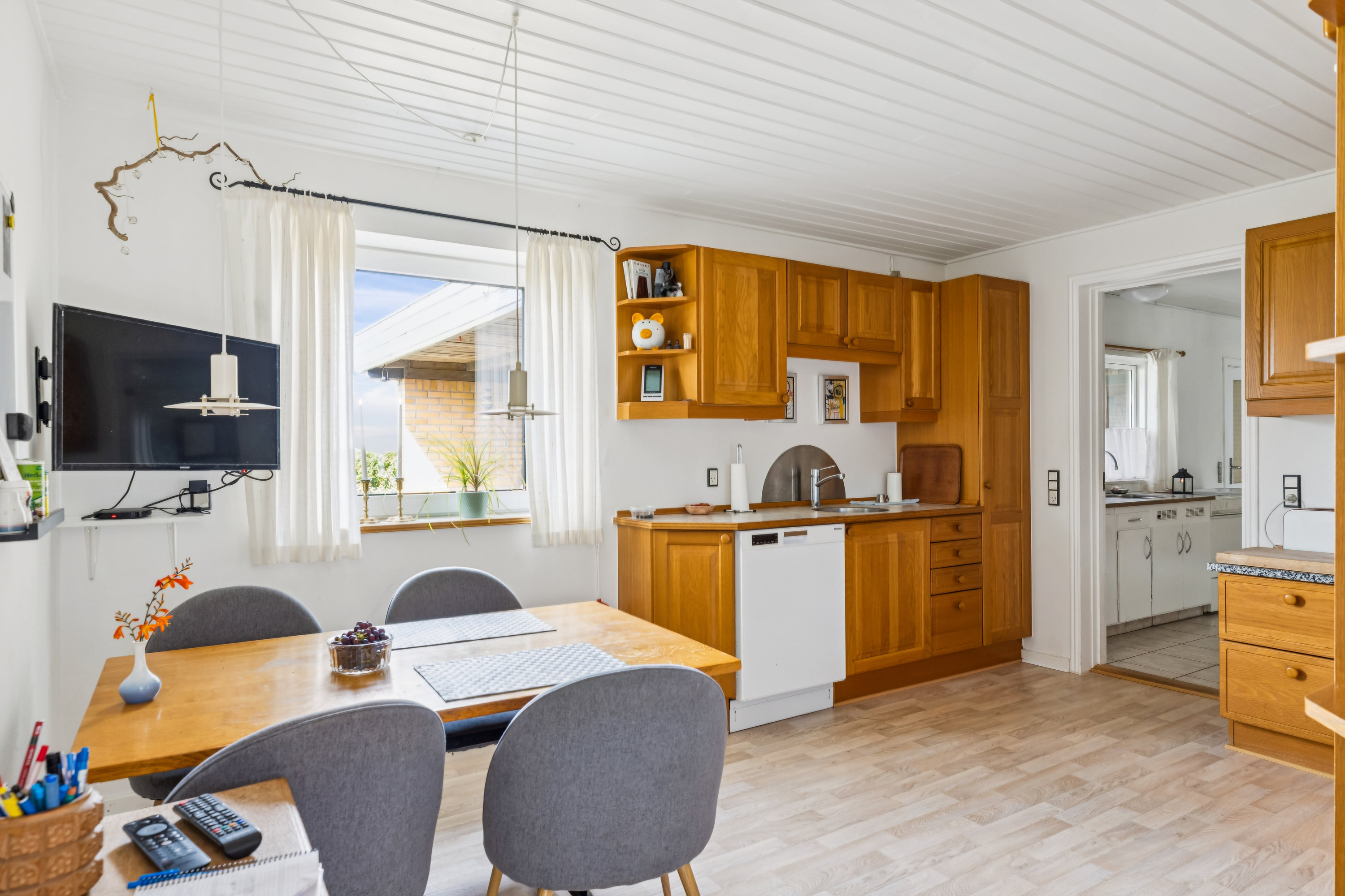 Fremhævet køkken billede i fuldskærmstilstand. Billede af Tanderup Digevej 10, Kærbøl, 6760 Ribe