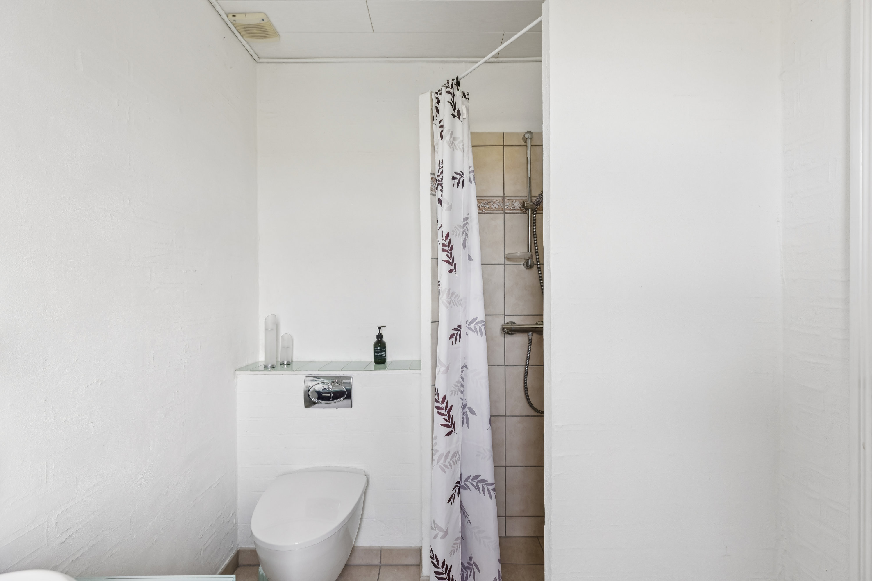 Fremhævet badeværelse billede i fuldskærmstilstand. Billede af Tanderup Digevej 10, Kærbøl, 6760 Ribe