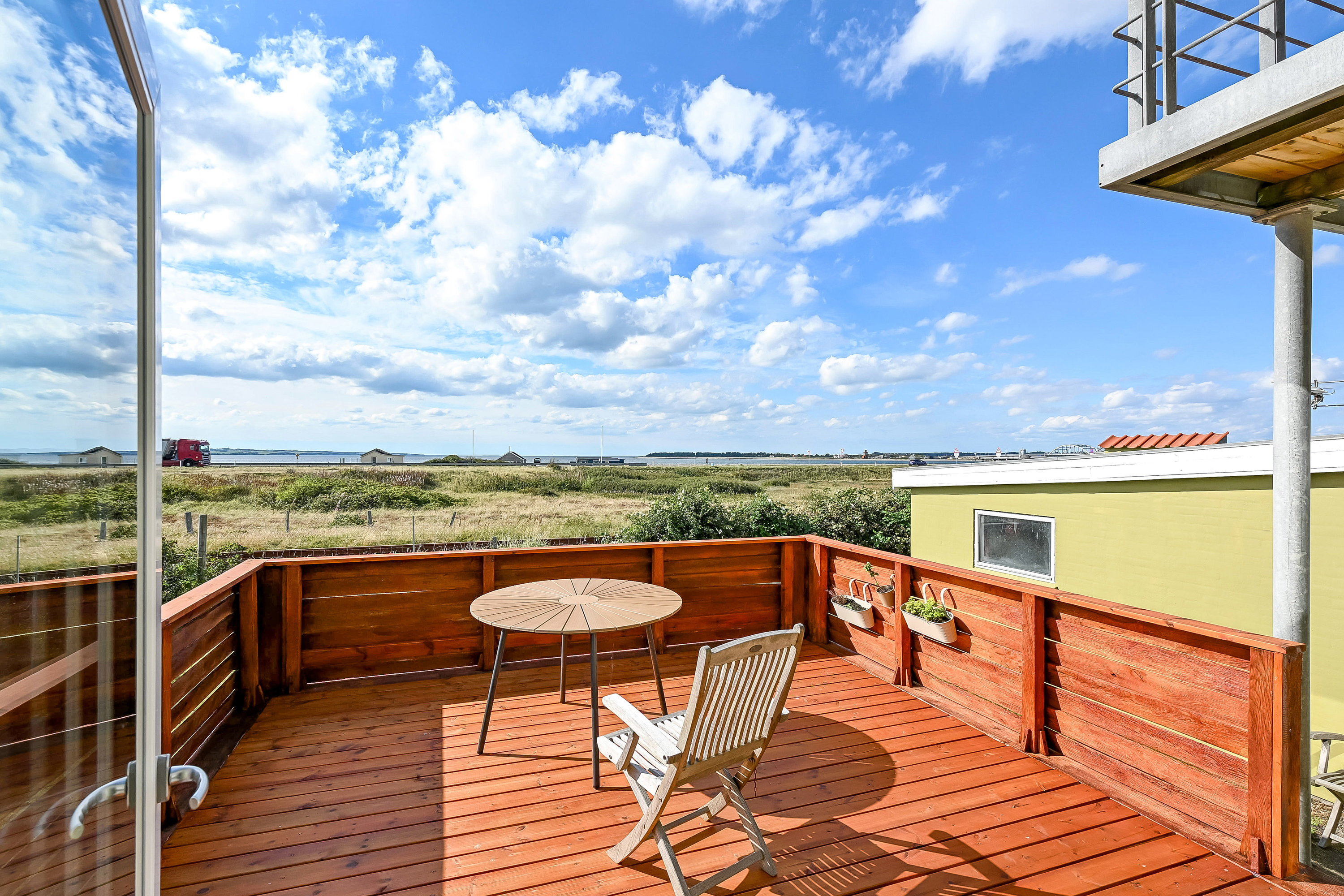 Fremhævet terrasse billede i fuldskærmstilstand. Billede af Gl Færgevej 14, Oddesund Syd, 7600 Struer