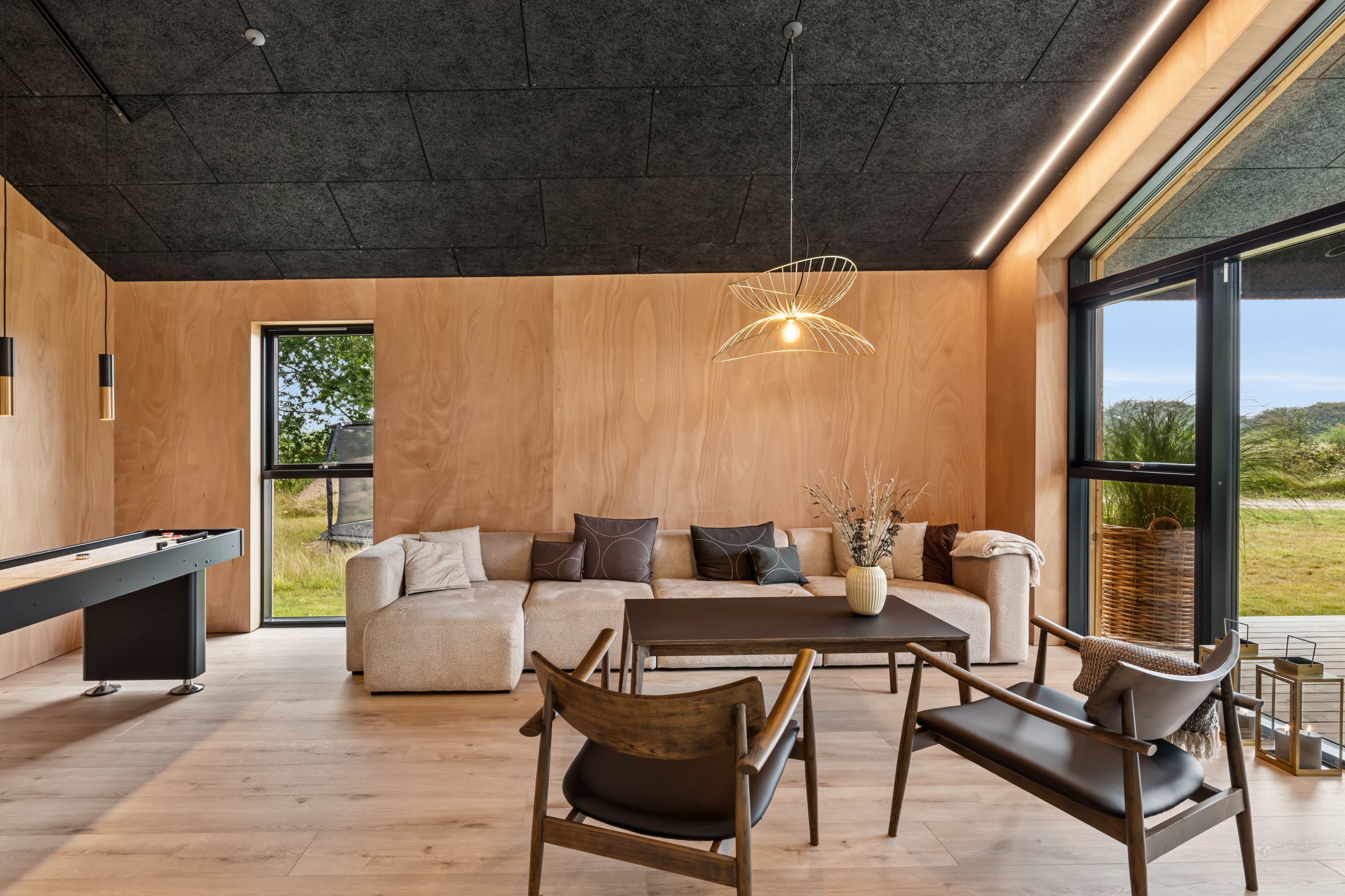 Fremhævet stue billede i fuldskærmstilstand. Billede af Lynderupvej 65D, Lynderup, 8832 Skals