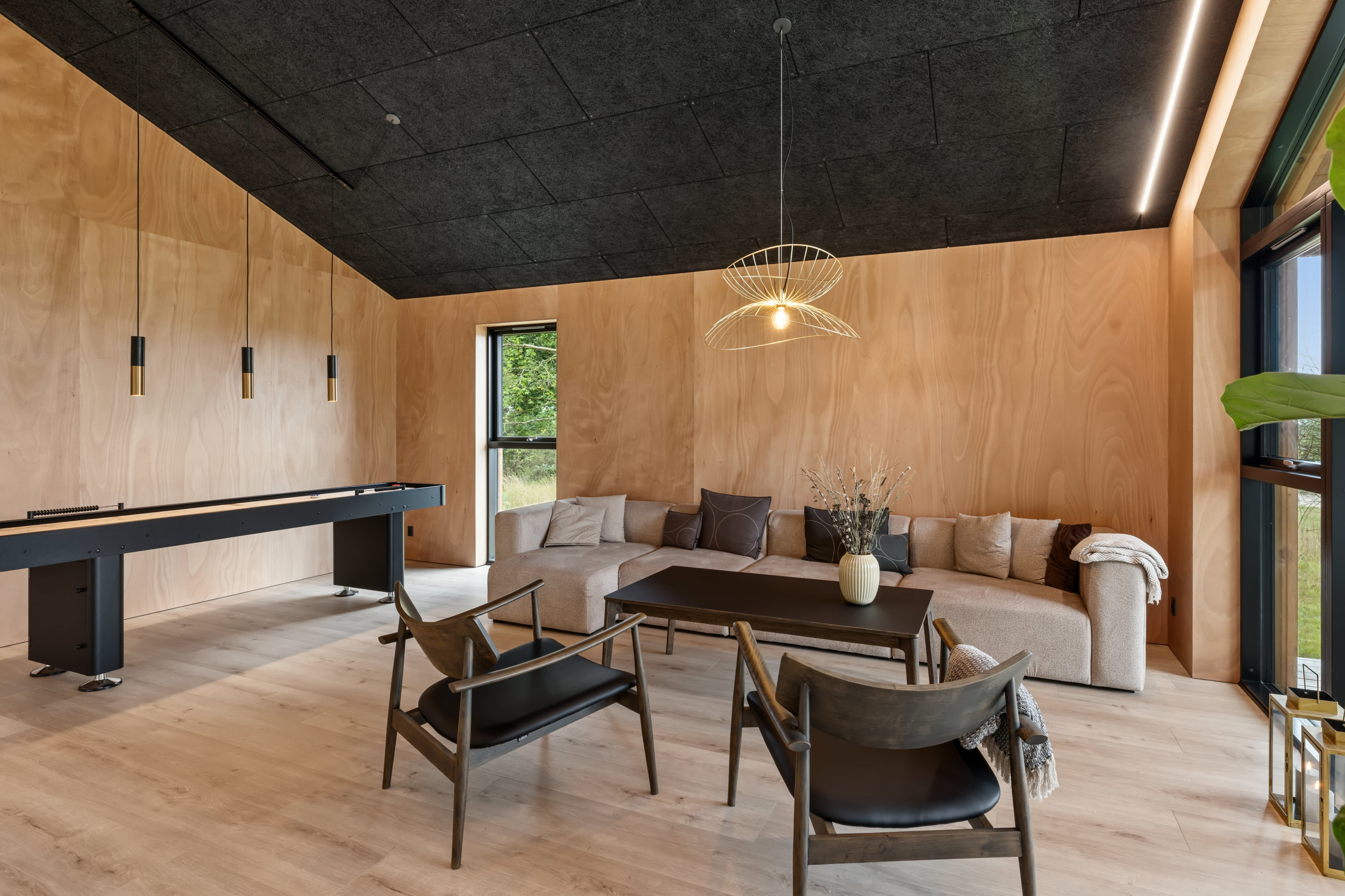 Fremhævet stue billede i fuldskærmstilstand. Billede af Lynderupvej 65D, Lynderup, 8832 Skals