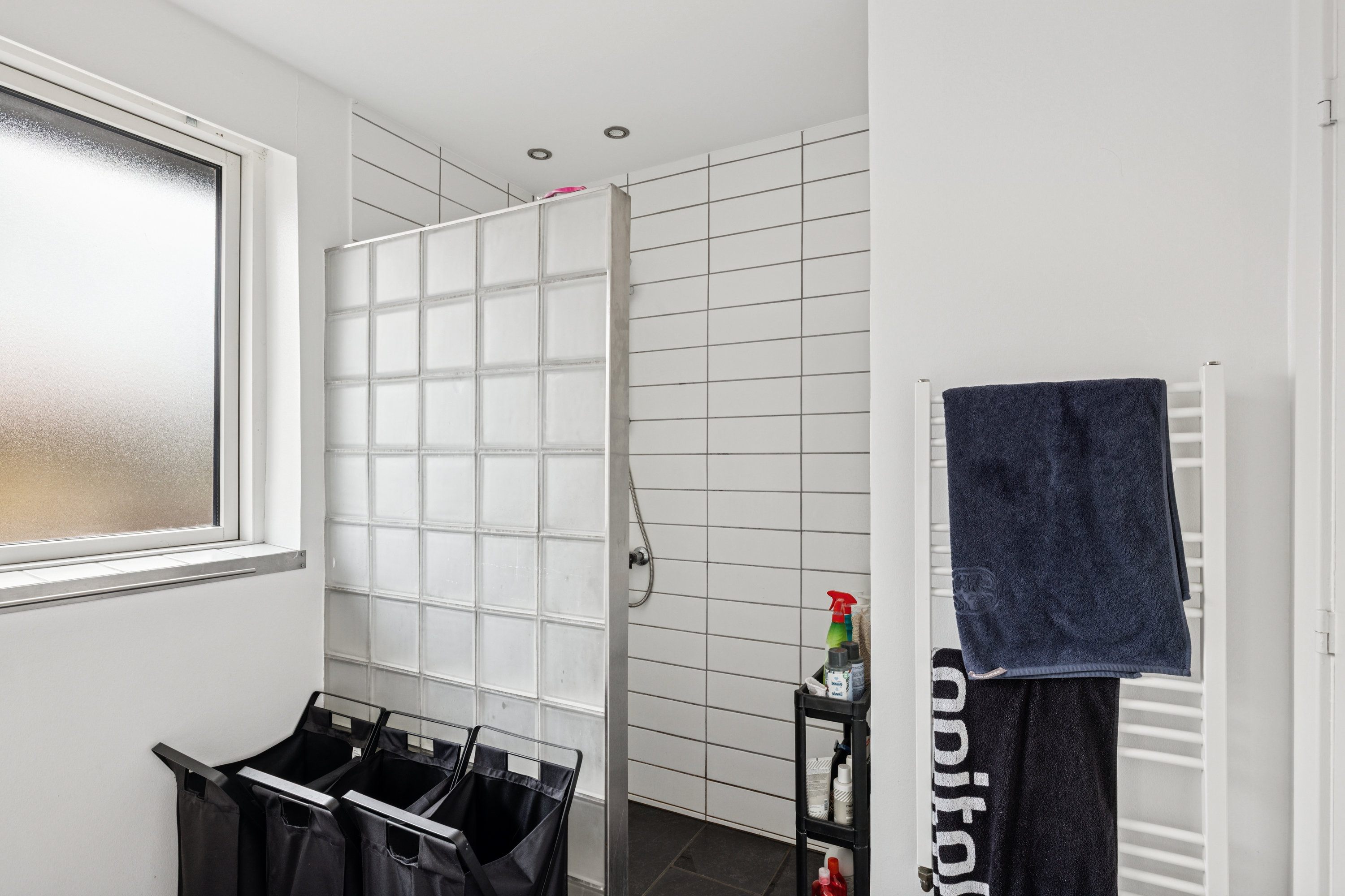 Fremhævet bad billede i fuldskærmstilstand. Billede af Fasanvej 9, 8800 Viborg