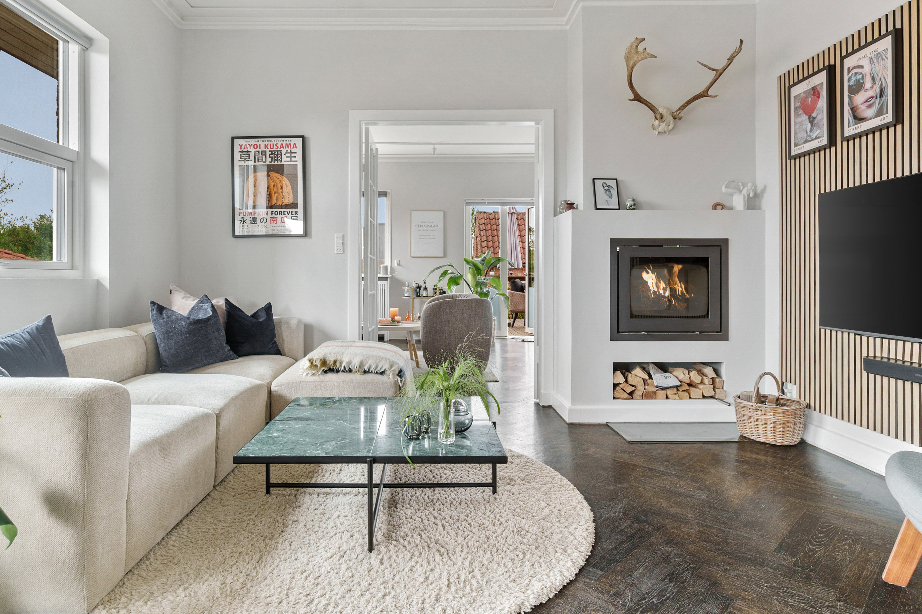 Fremhævet stue billede i fuldskærmstilstand. Billede af Skovvej 13, 2750 Ballerup