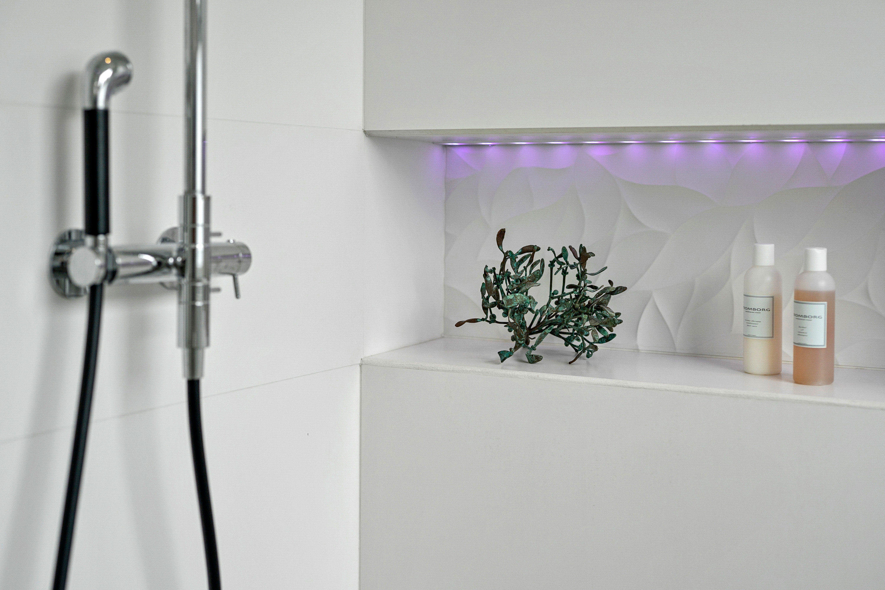 Fremhævet bad billede i fuldskærmstilstand. Billede af Skovvej 13, 2750 Ballerup