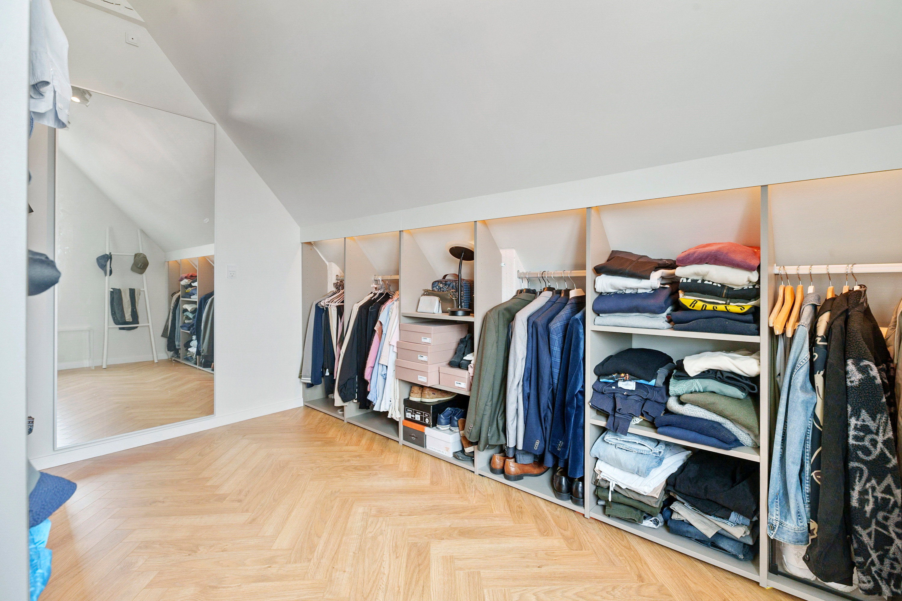 Fremhævet walk-in billede i fuldskærmstilstand. Billede af Skovvej 13, 2750 Ballerup