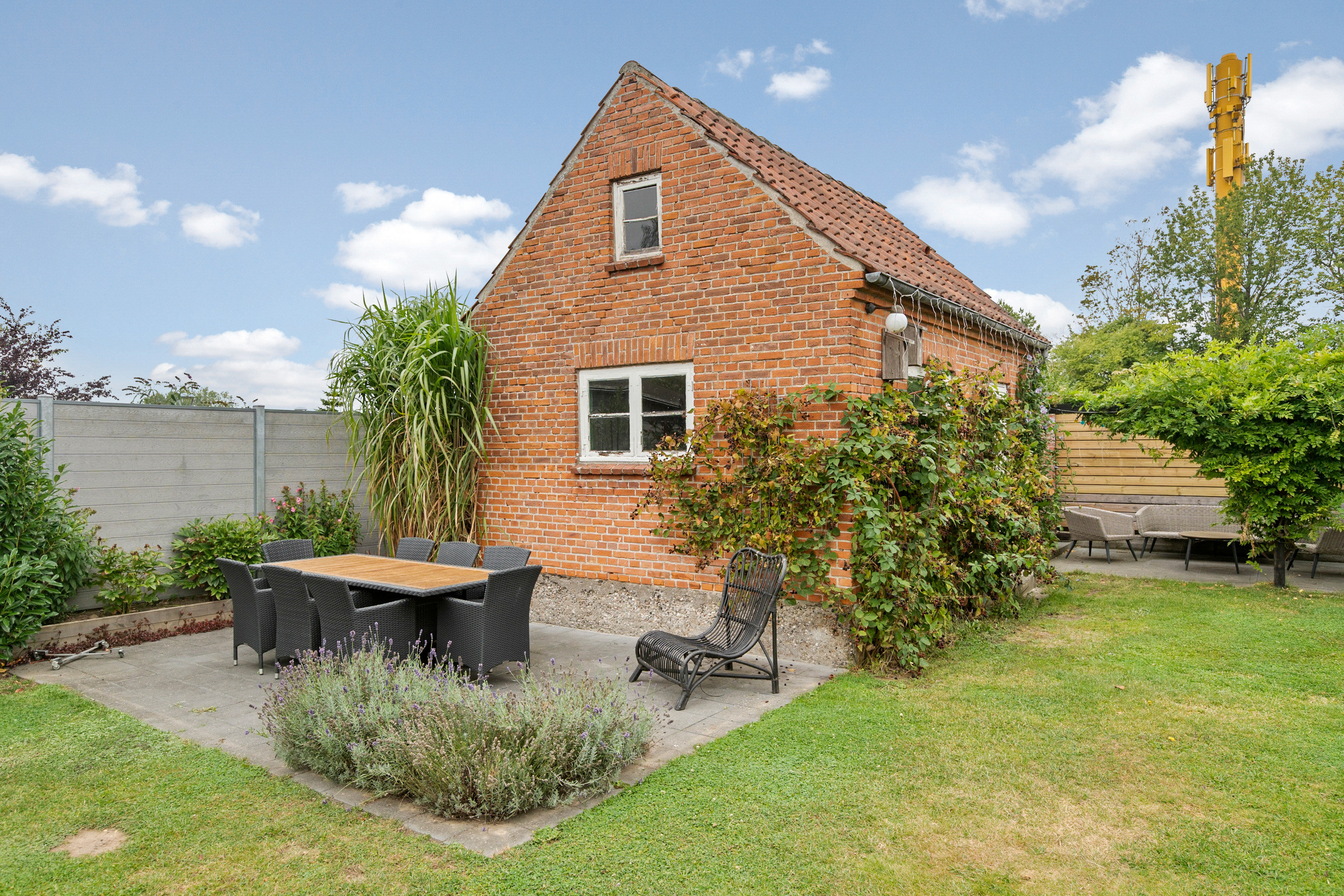 Fremhævet ude billede i fuldskærmstilstand. Billede af Skovvej 13, 2750 Ballerup