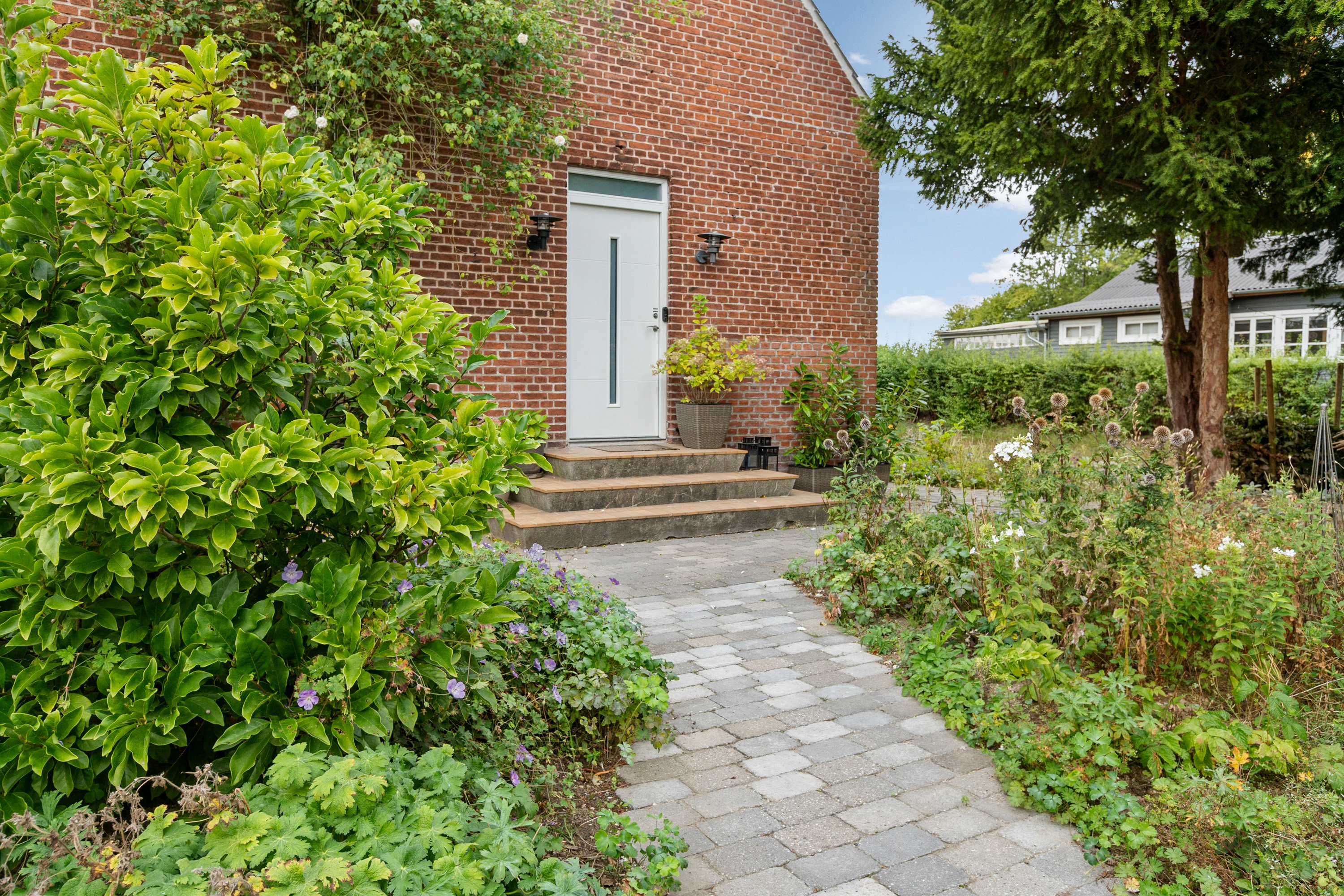 Fremhævet ude billede i fuldskærmstilstand. Billede af Skovvej 13, 2750 Ballerup