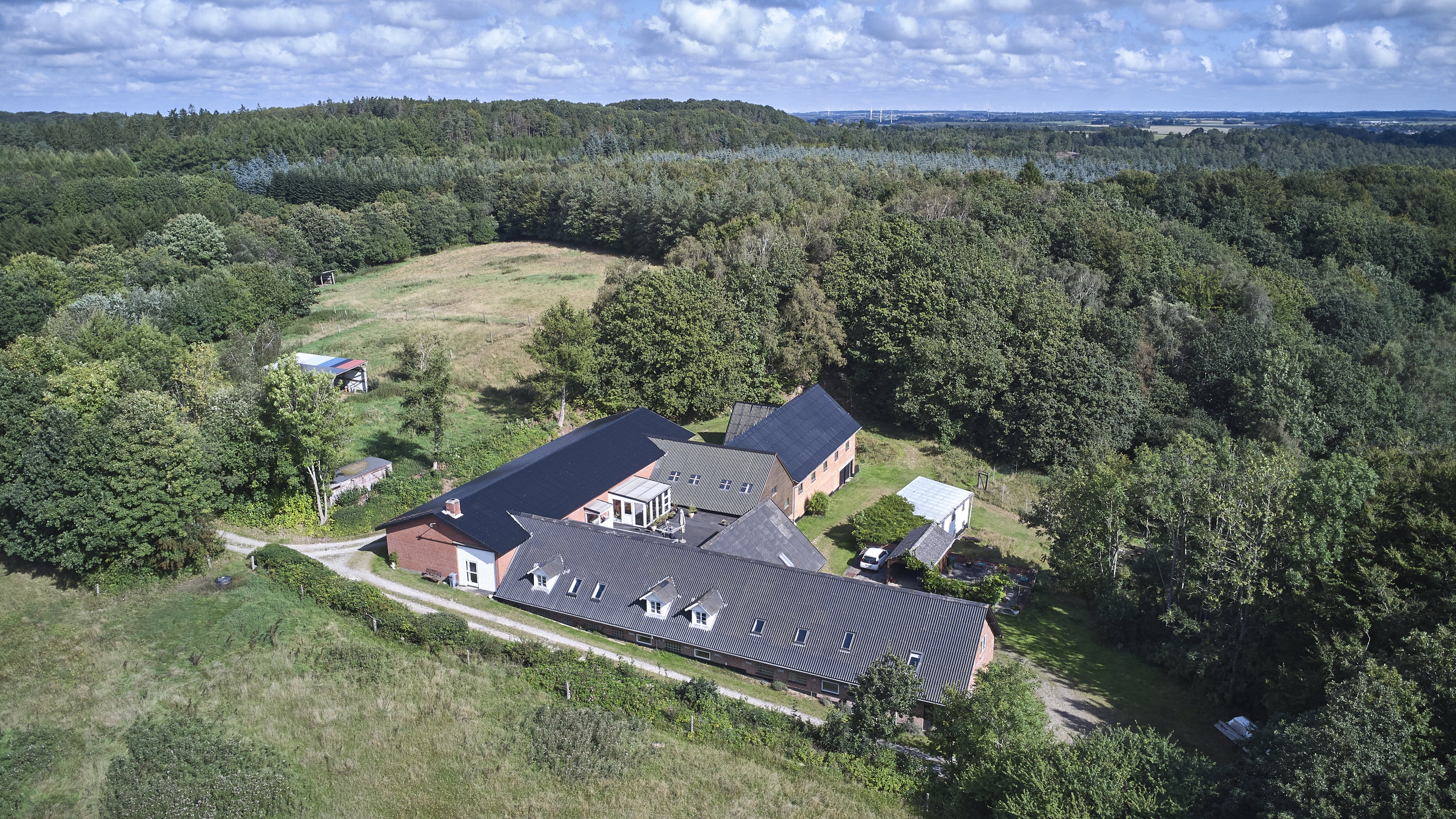 Fremhævet ejendommen billede i fuldskærmstilstand. Billede af Svostrupvej 27, 8883 Gjern