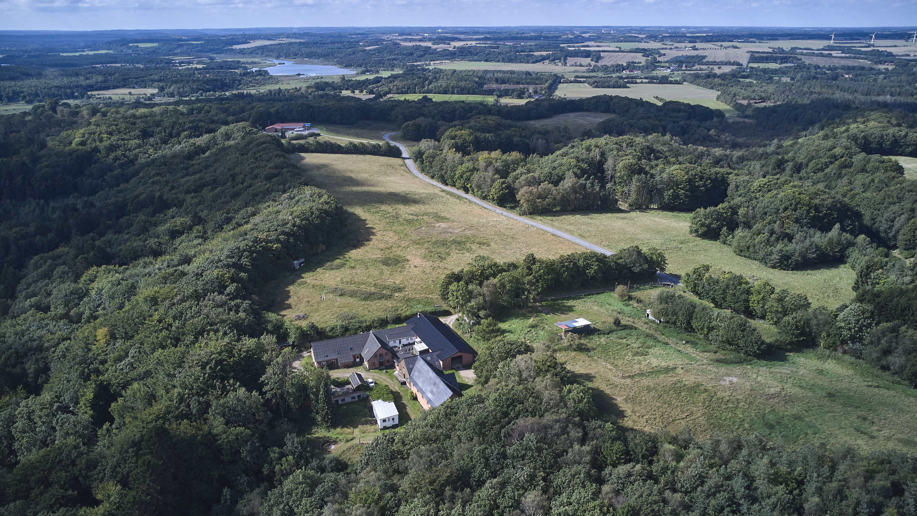 Fremhævet ejendommen billede i fuldskærmstilstand. Billede af Svostrupvej 27, 8883 Gjern