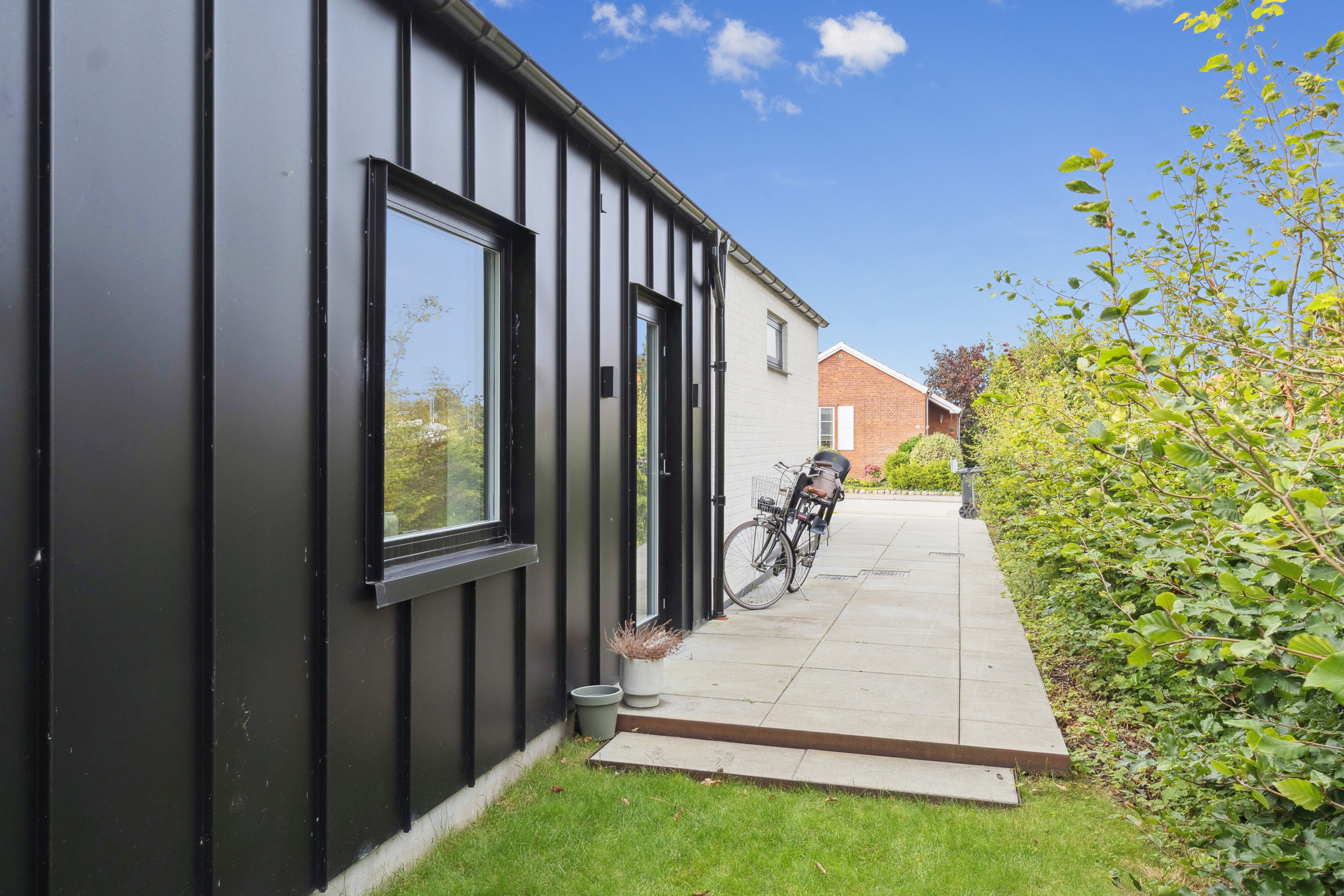 Fremhævet set fra haven billede i fuldskærmstilstand. Billede af Astersvej 7, 4200 Slagelse