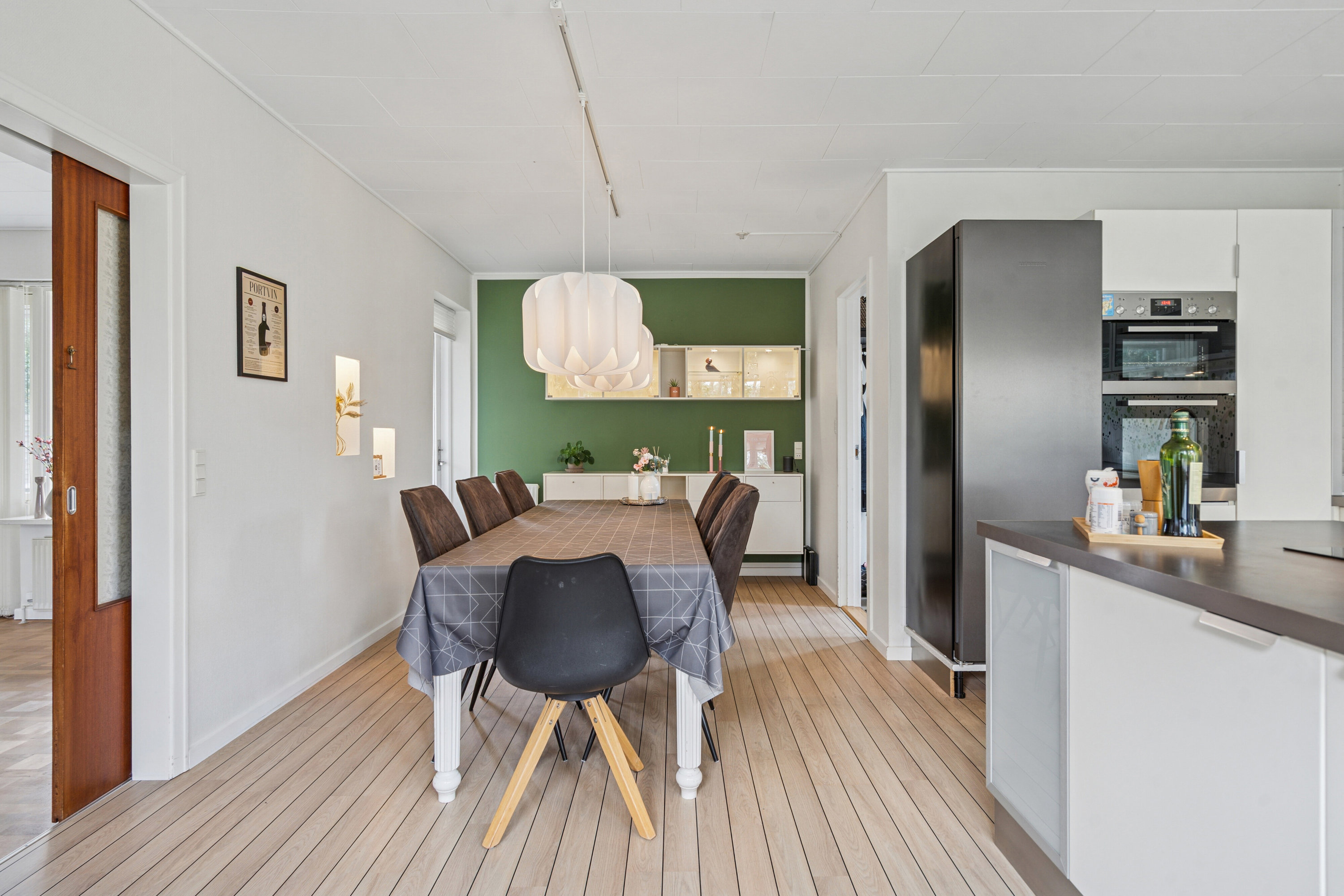 Fremhævet køkken billede i fuldskærmstilstand. Billede af Vedbendvej 1, 5550 Langeskov