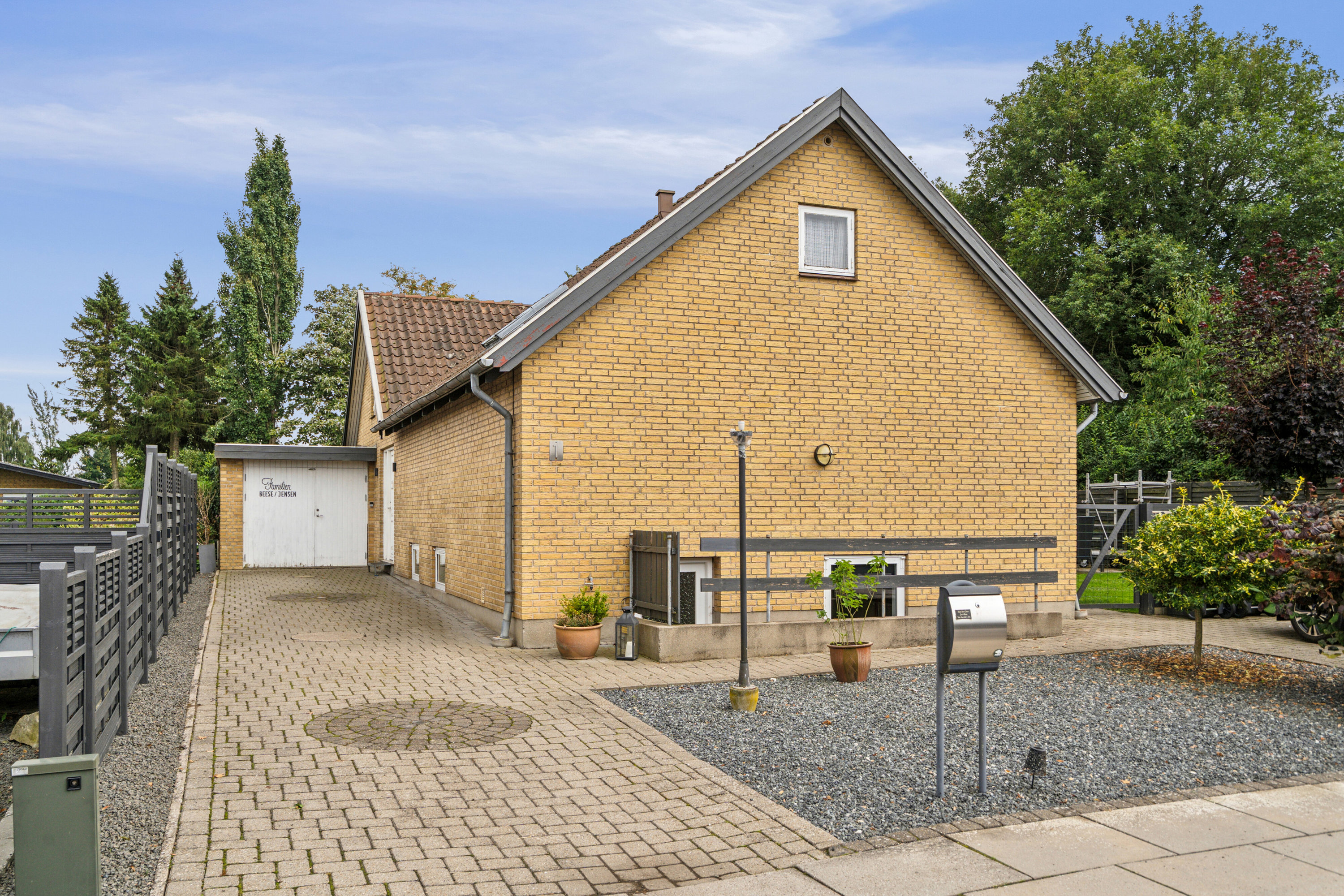 Fremhævet set fra vejen billede i fuldskærmstilstand. Billede af Vedbendvej 1, 5550 Langeskov