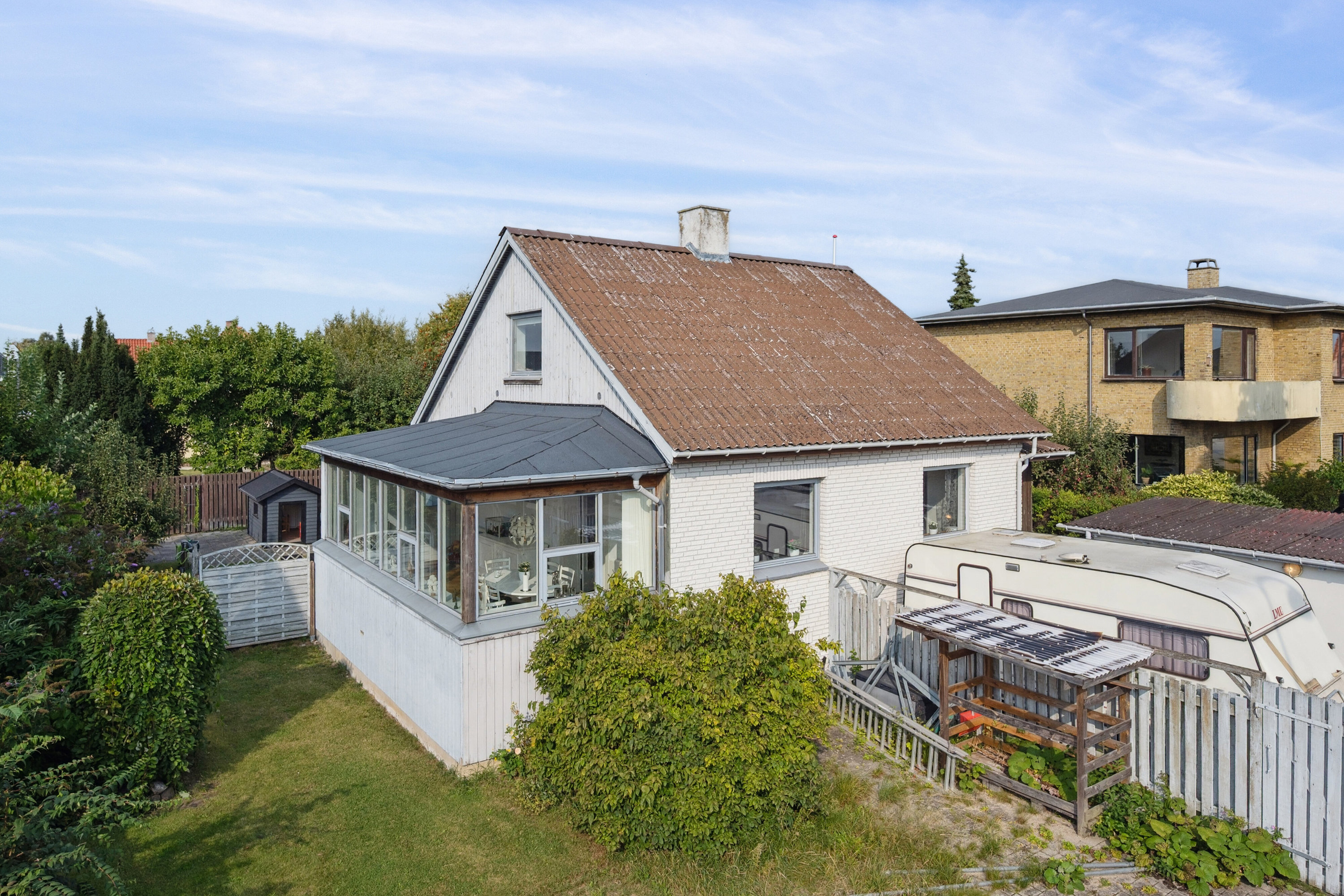 Fremhævet set fra haven billede i fuldskærmstilstand. Billede af Rødovrevej 15, 2610 Rødovre