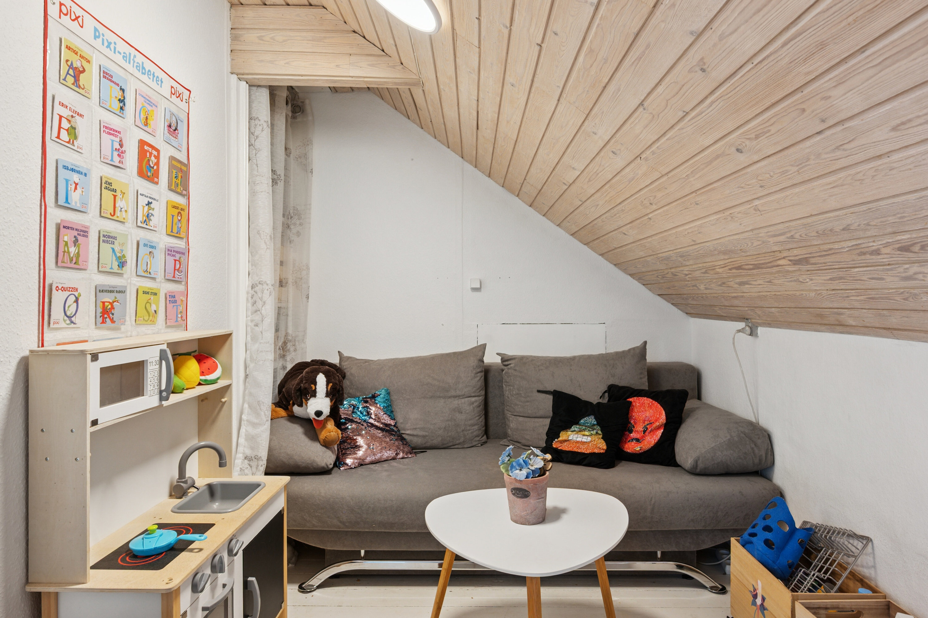 Fremhævet værelse billede i fuldskærmstilstand. Billede af Rødovrevej 15, 2610 Rødovre