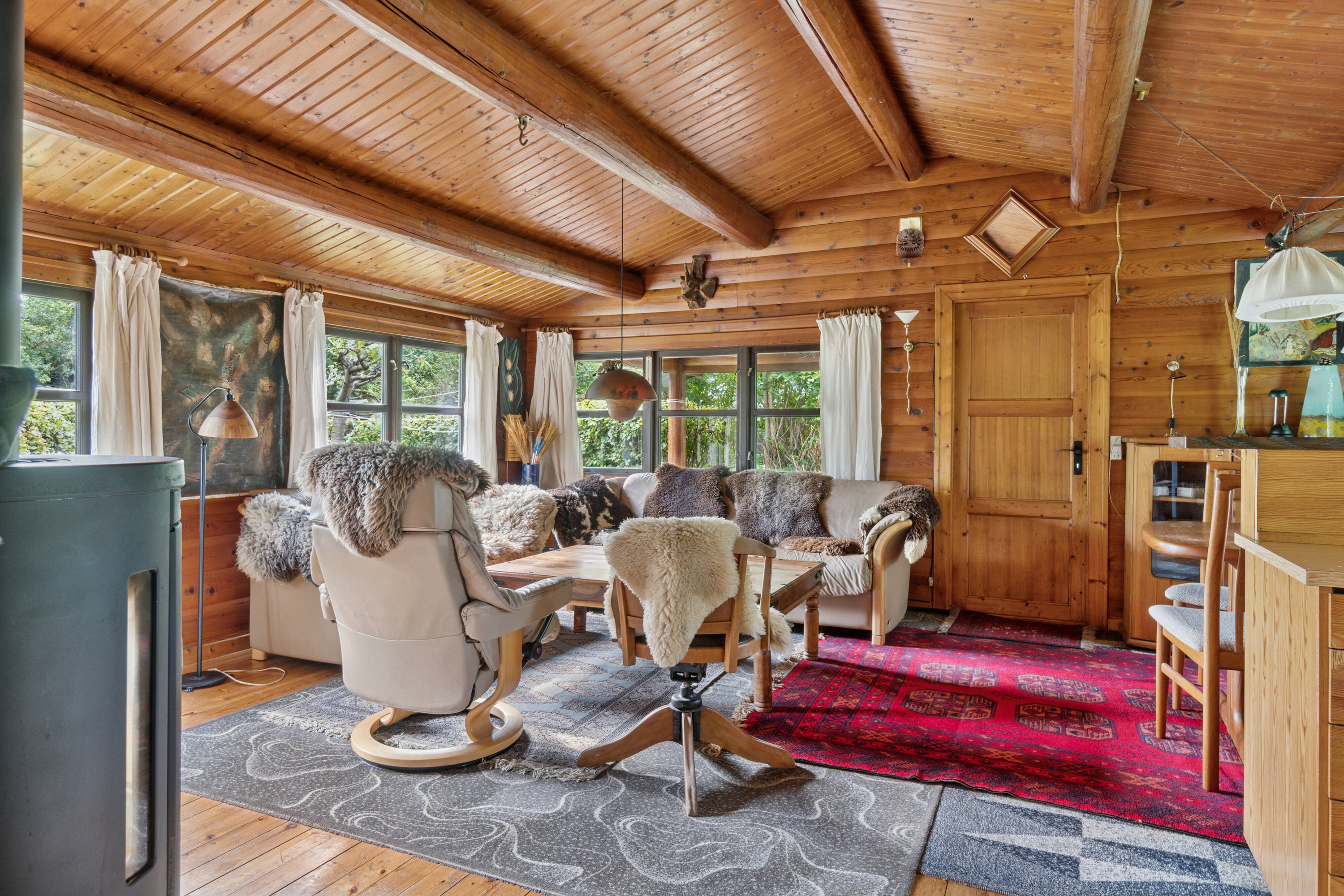 Fremhævet stue billede i fuldskærmstilstand. Billede af Hjejlevej 17, Kirke Stillinge, 4200 Slagelse