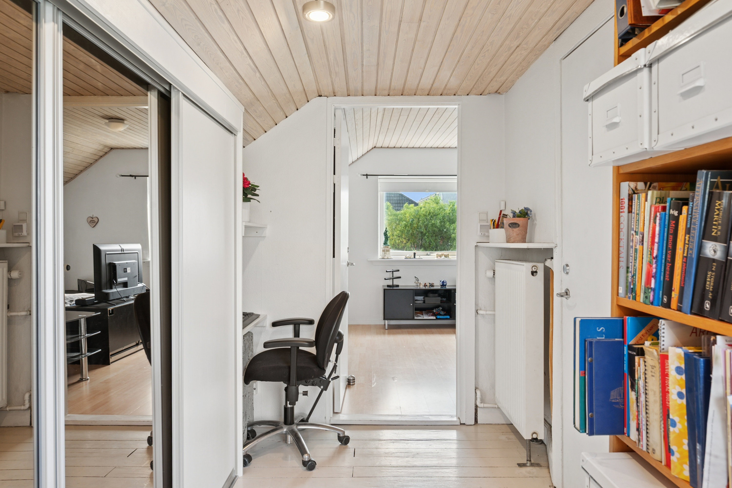 Fremhævet gang billede i fuldskærmstilstand. Billede af Rødovrevej 15, 2610 Rødovre