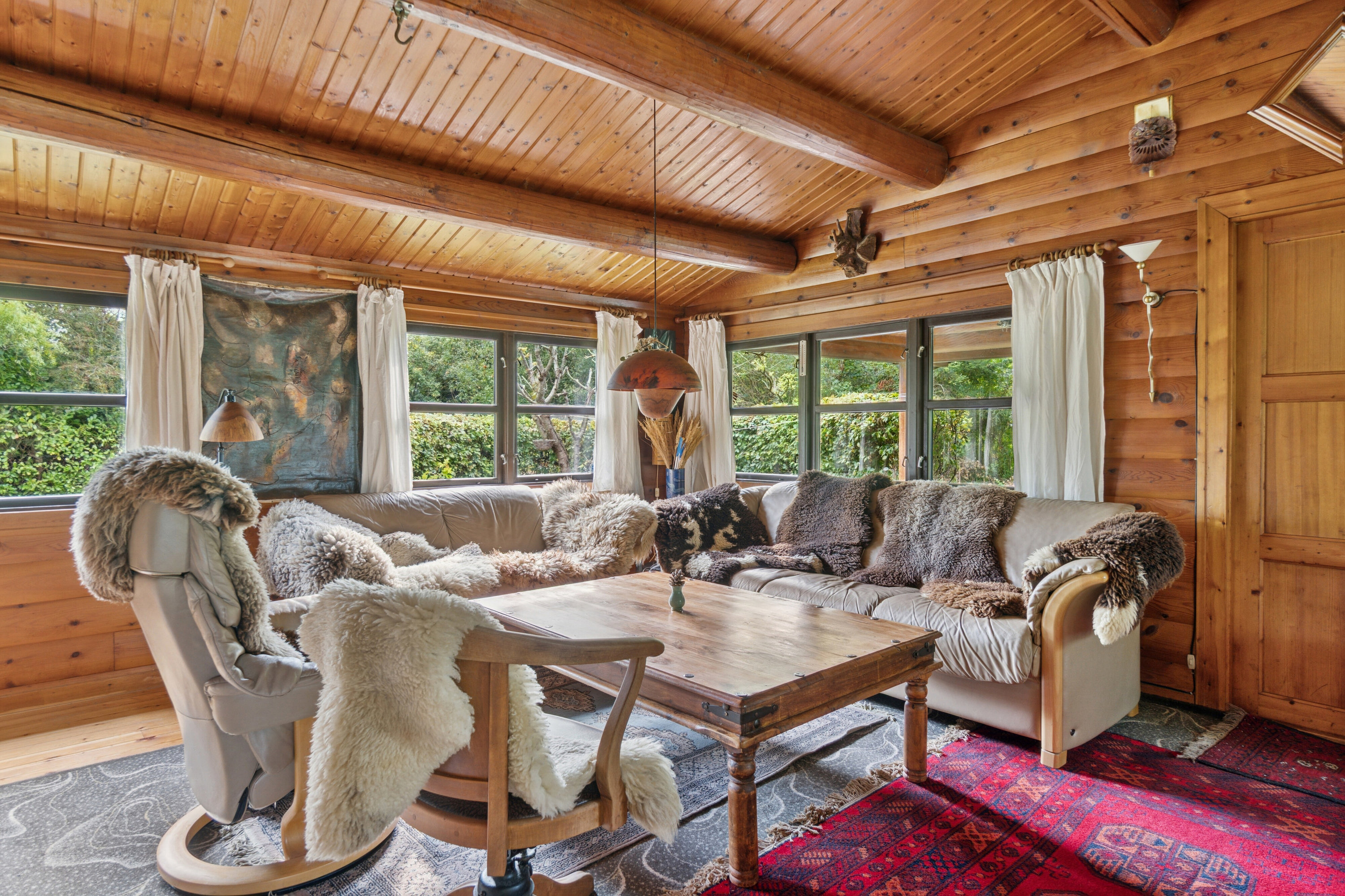 Fremhævet stue billede i fuldskærmstilstand. Billede af Hjejlevej 17, Kirke Stillinge, 4200 Slagelse