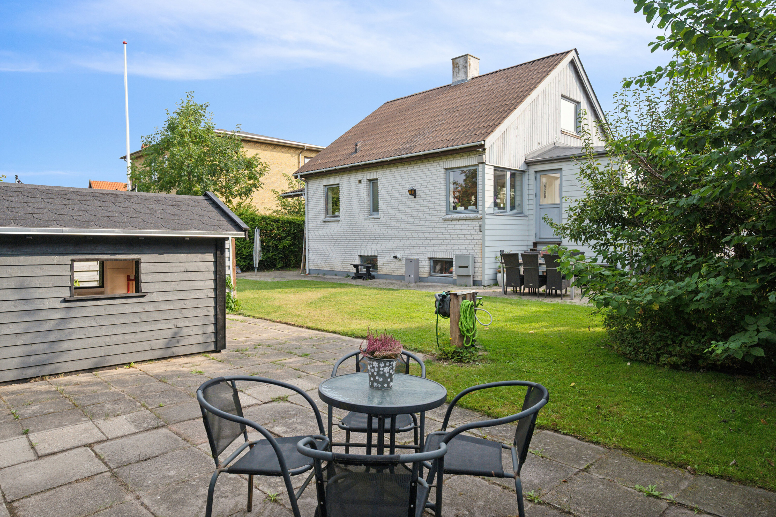 Fremhævet terrasse billede i fuldskærmstilstand. Billede af Rødovrevej 15, 2610 Rødovre