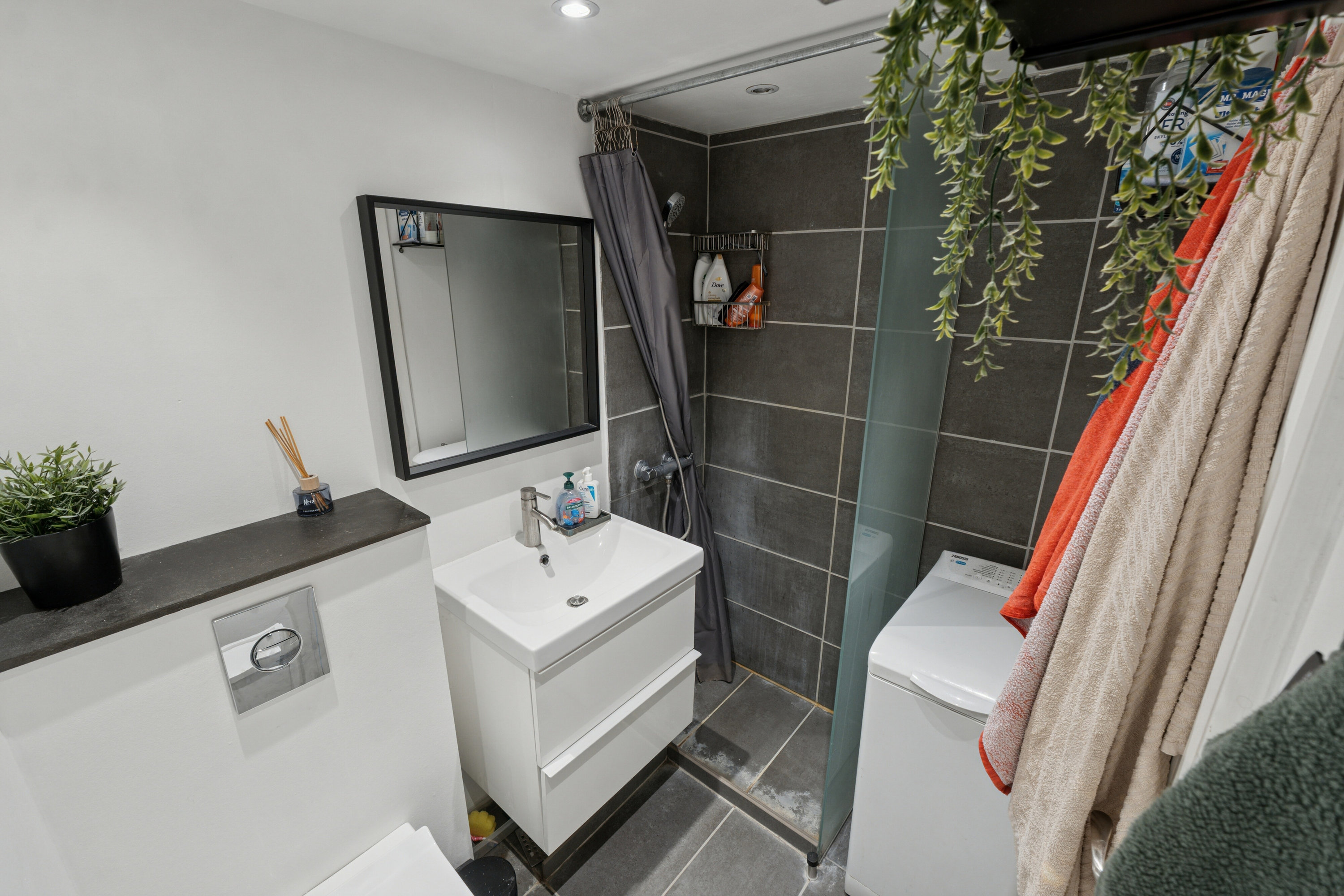 Fremhævet badeværelse billede i fuldskærmstilstand. Billede af Skomagergade 25, 2. 301., 4000 Roskilde