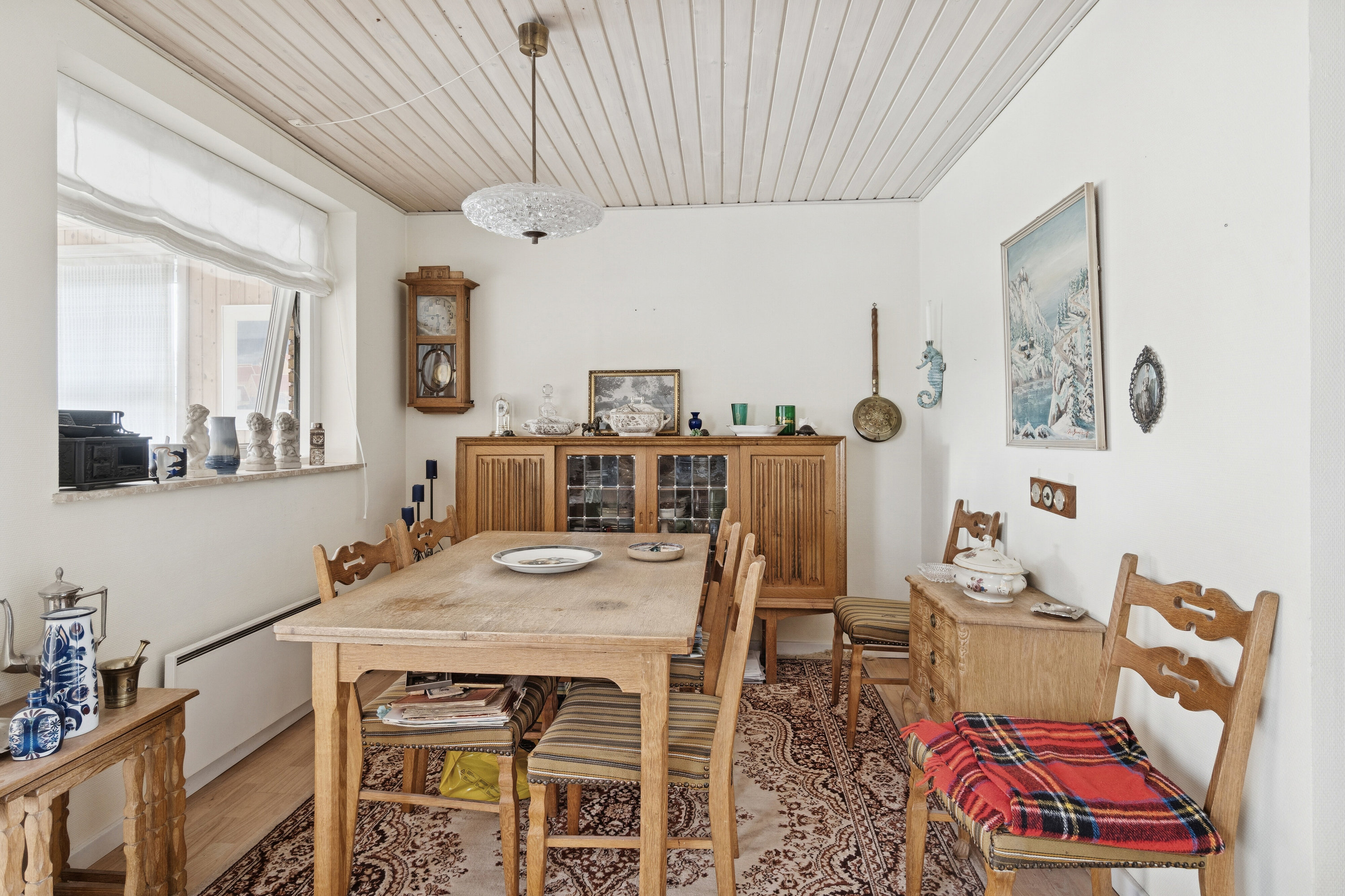 Fremhævet spisestue billede i fuldskærmstilstand. Billede af Hedelyngen 25, 4573 Højby