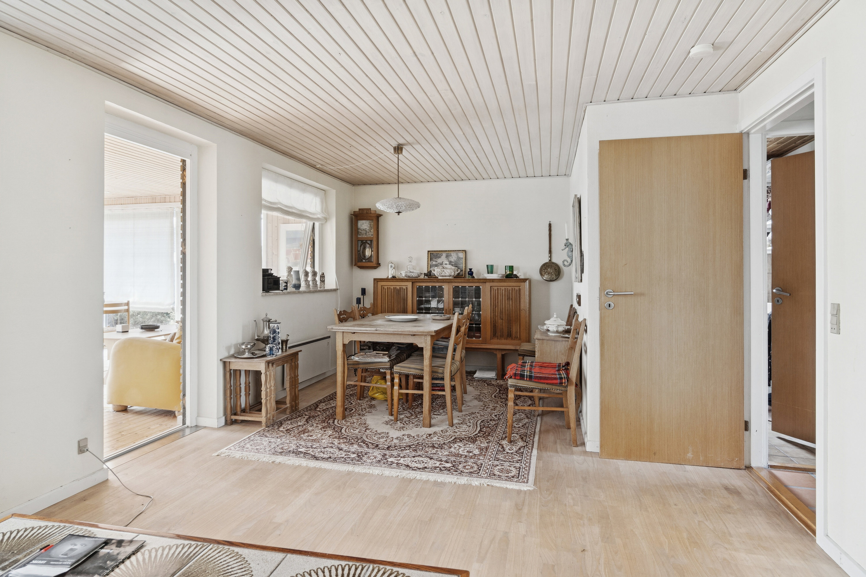 Fremhævet stue billede i fuldskærmstilstand. Billede af Hedelyngen 25, 4573 Højby